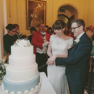 "Thank you for making our wedding cake, it looked stunning and tasted amazing!" hannah & kyle