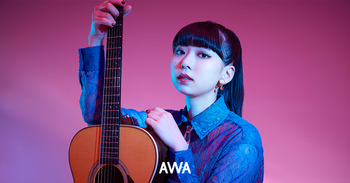 現役大学生シンガー・ソングライターの竹内アンナが“夏休みの夜、テンションがあがる曲”をテーマにしたプレイリストを公開!