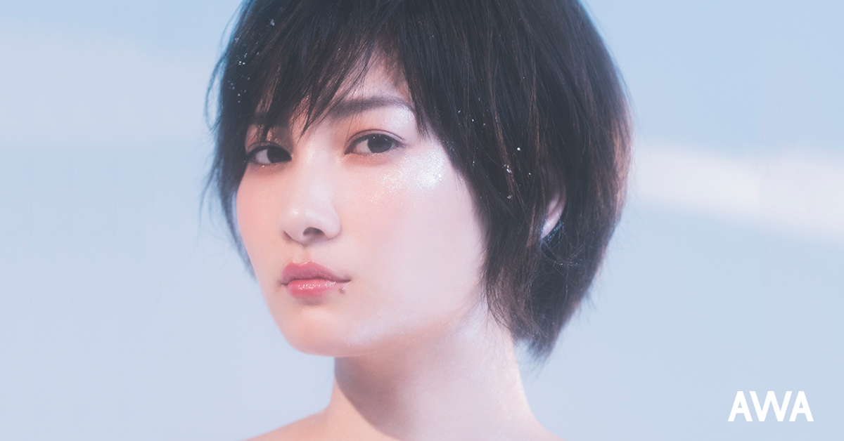 佐藤千亜妃が“夜の散歩に聴きたい曲”をテーマにセレクトしたプレイリストを公開！1stソロアルバム『PLANET』について語ったオリジナルヴォイスも配信。さらに、サイン入りグッズが当たるプレゼントキャンペーンを開催