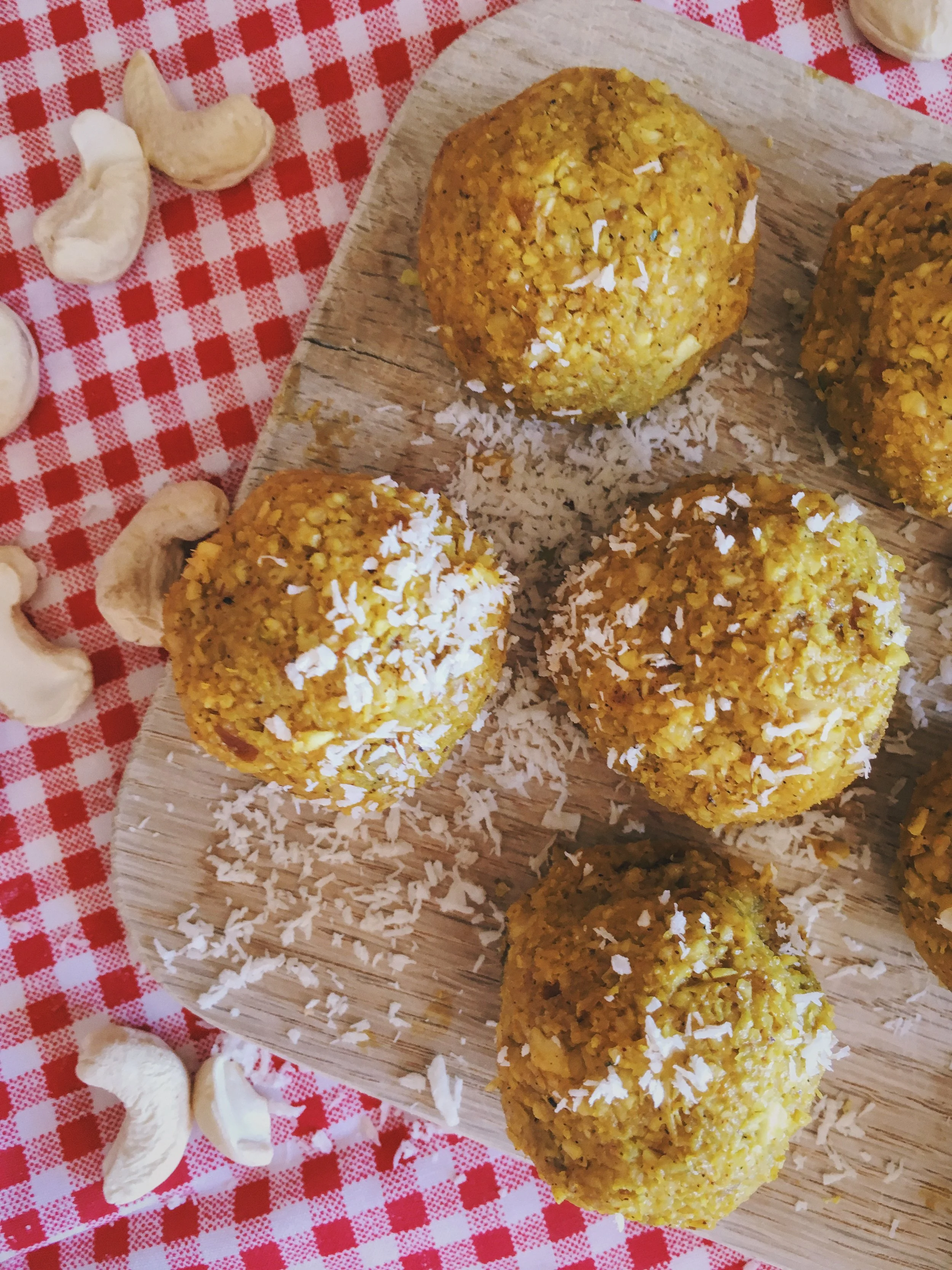 Lemon zest, cashew nuts and date balls and energy bites 