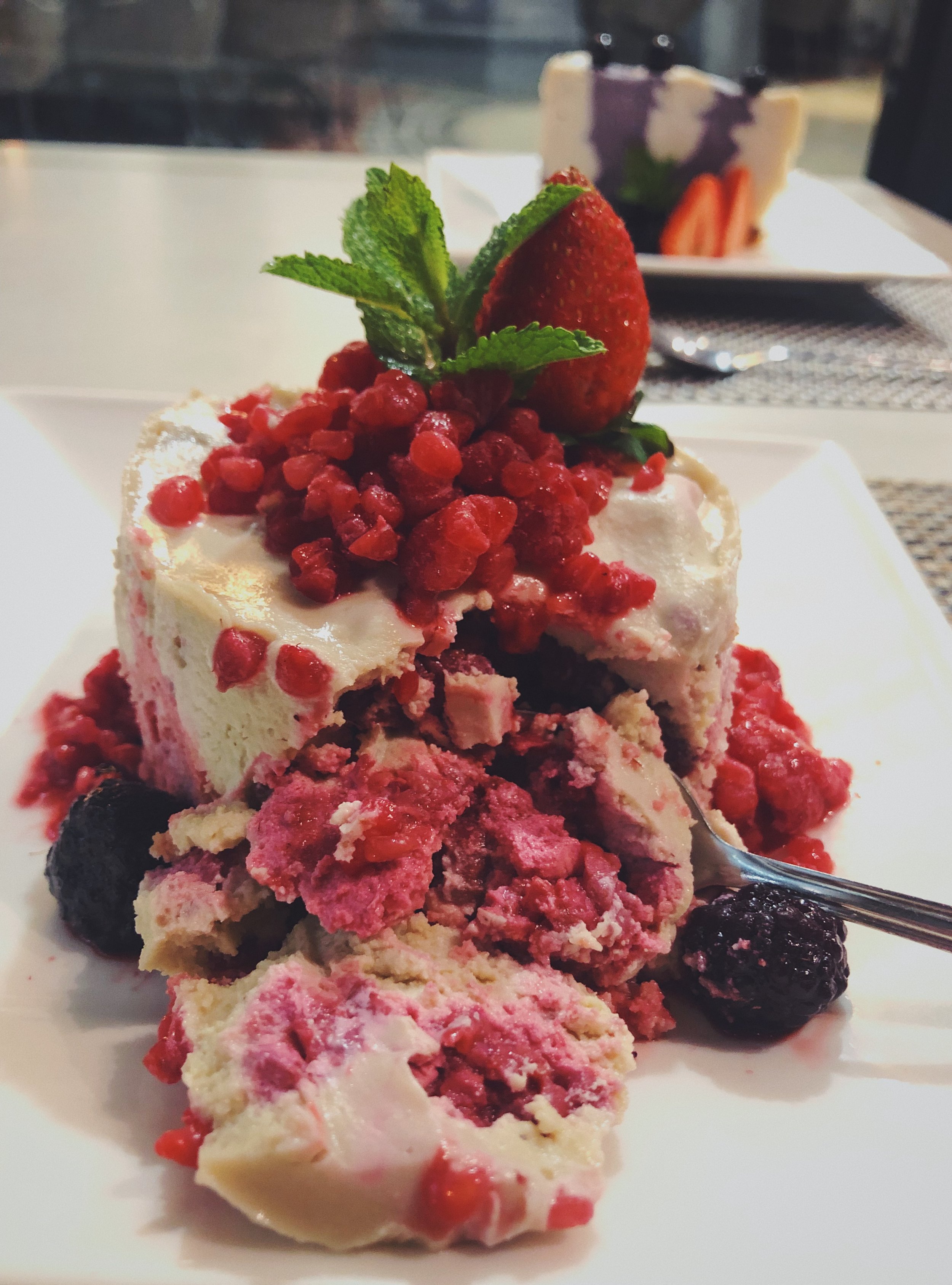 Ice cream cake with raspberries + pistachios 