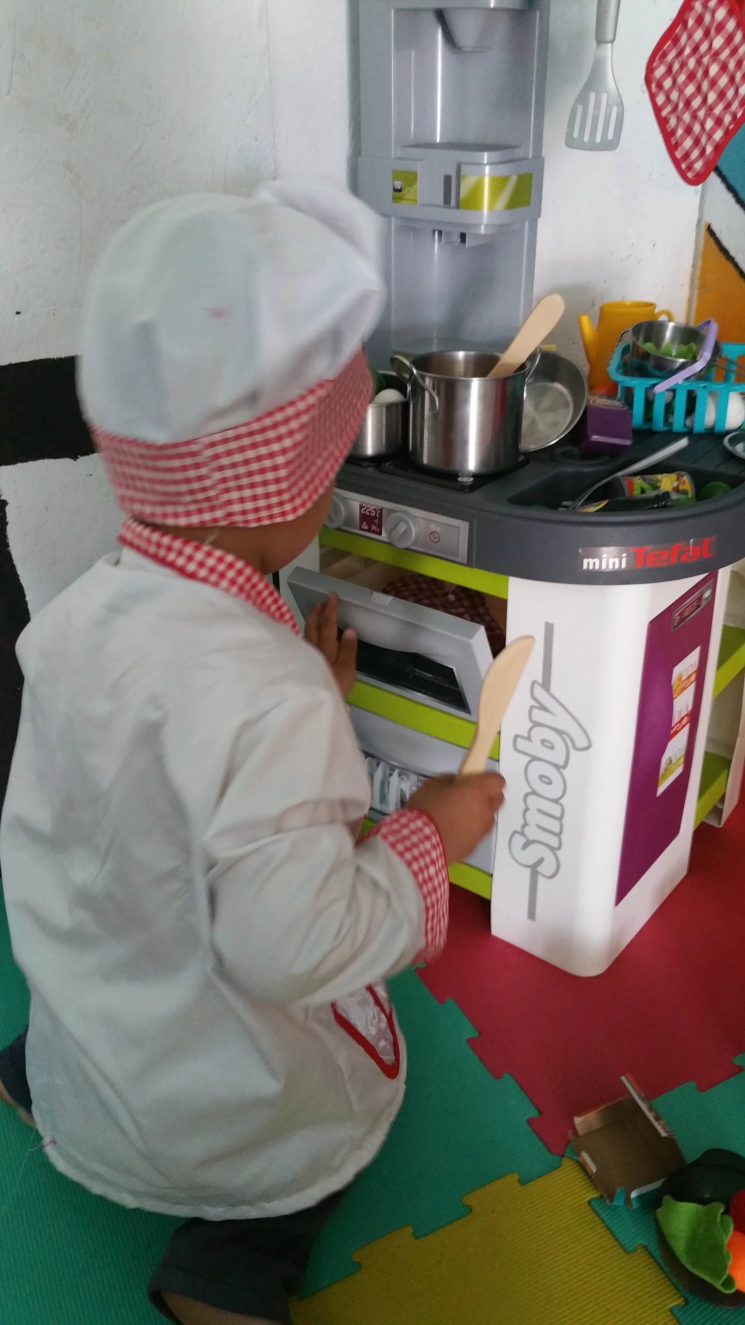  One of Hannah’s activities for children at the Child-Friendly Space in Serres, Greece! 