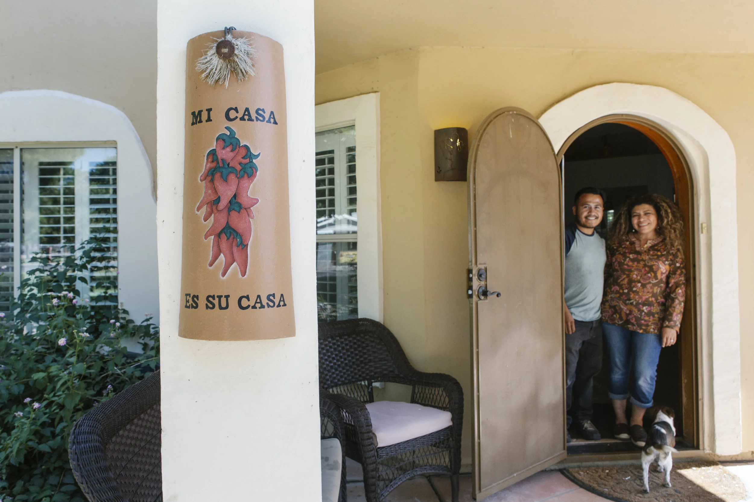   The welcome sign on the front pillar of Israel and Marta’s home isn’t just for show. They exemplify the saying “Mi Casa Es Su Casa” (My Home is Your Home). During the last nine months they have welcomed over 500 asylum seekers into their home.  