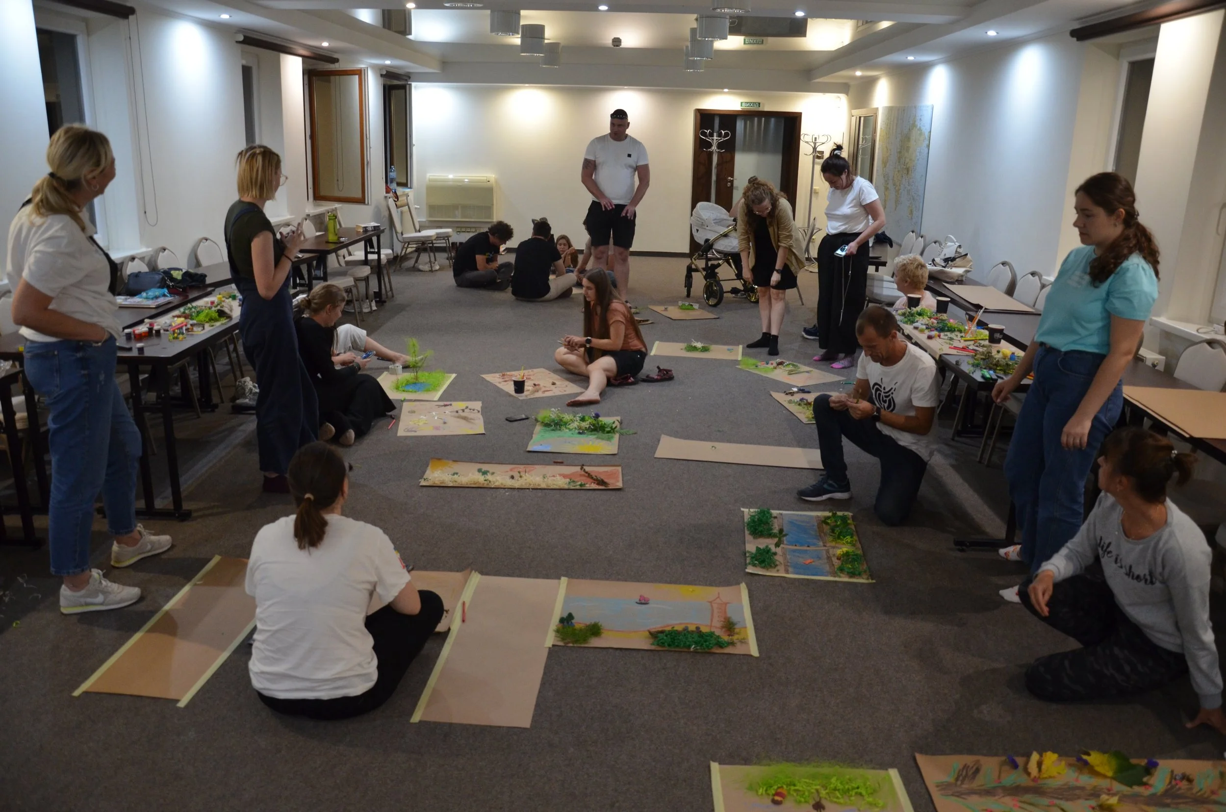 Conference participants recharged with art therapy. 