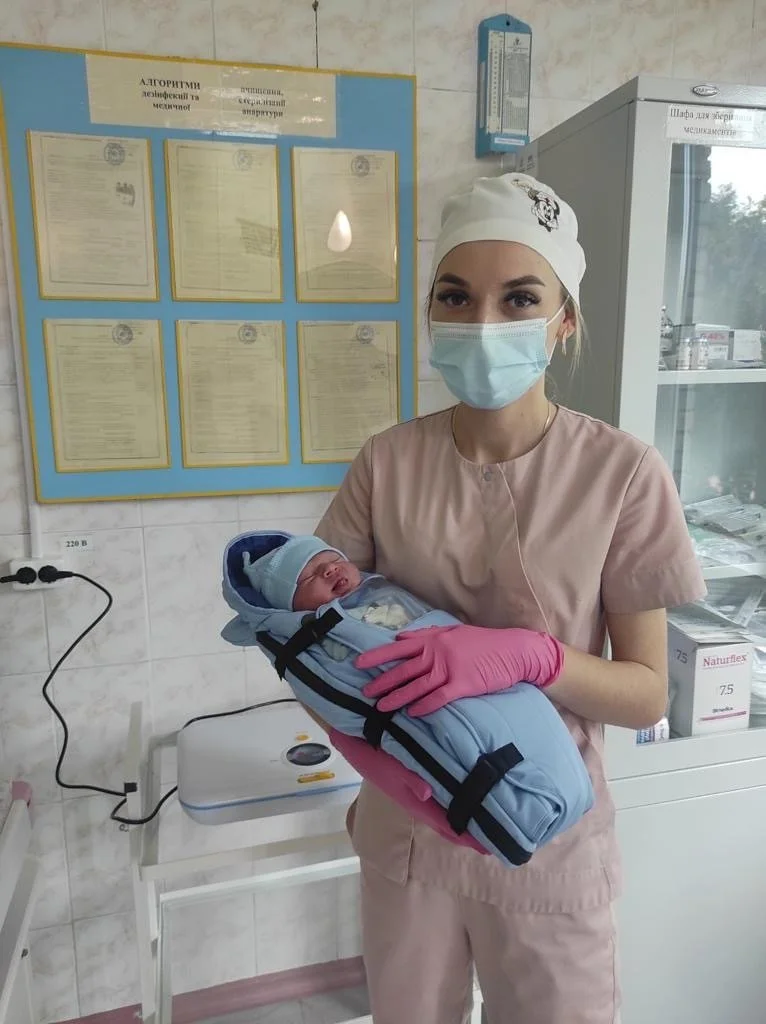  The battery powered incubators you helped us provide put to good use at Bashtanka Hospital in Mykolaiv, Ukraine. 