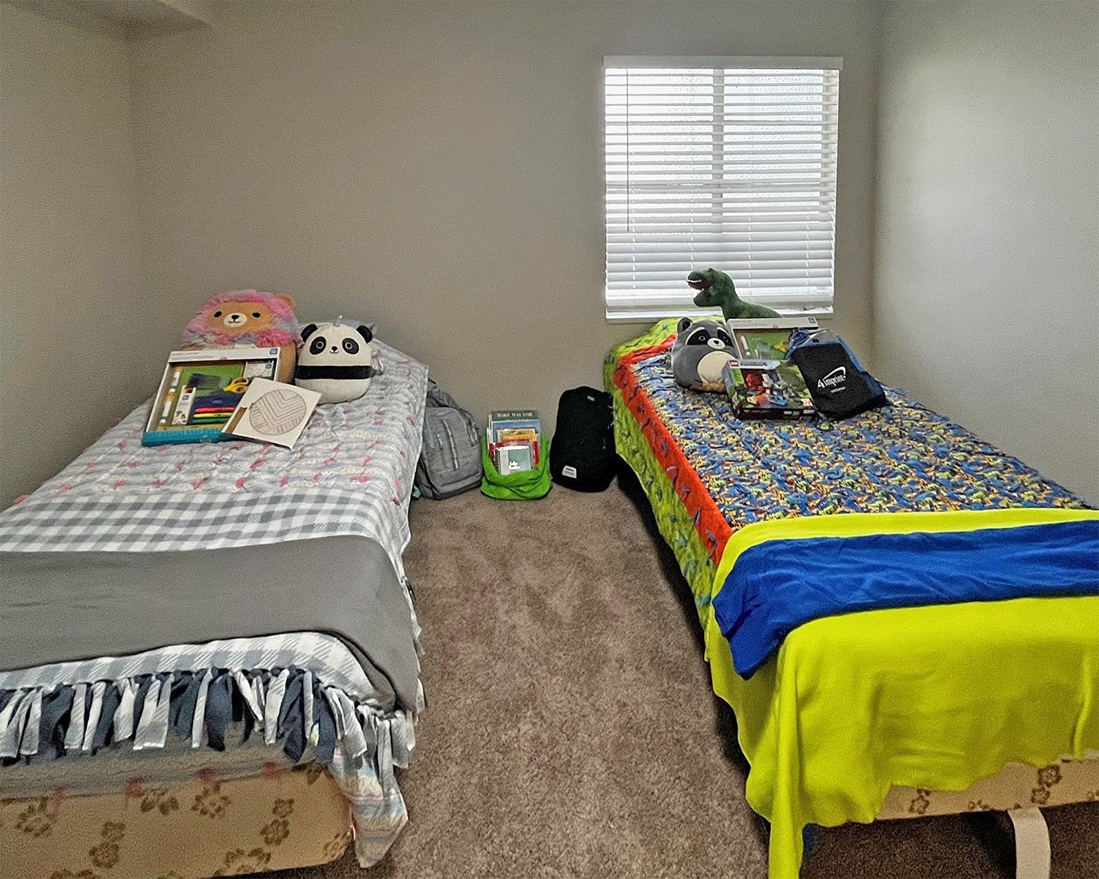  LHI’s Welcome Program volunteers add special touches to the apartments they set up for refugee families resettling in Utah. 