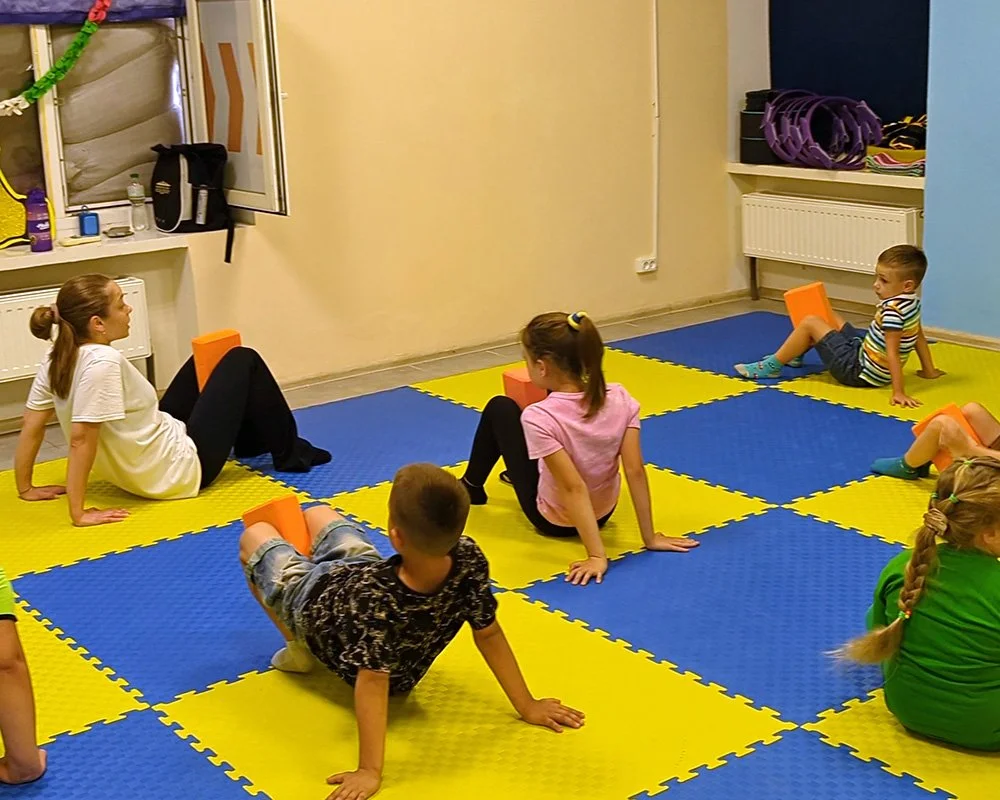  Kids can create, play, and exercise with dedicated instructors. 