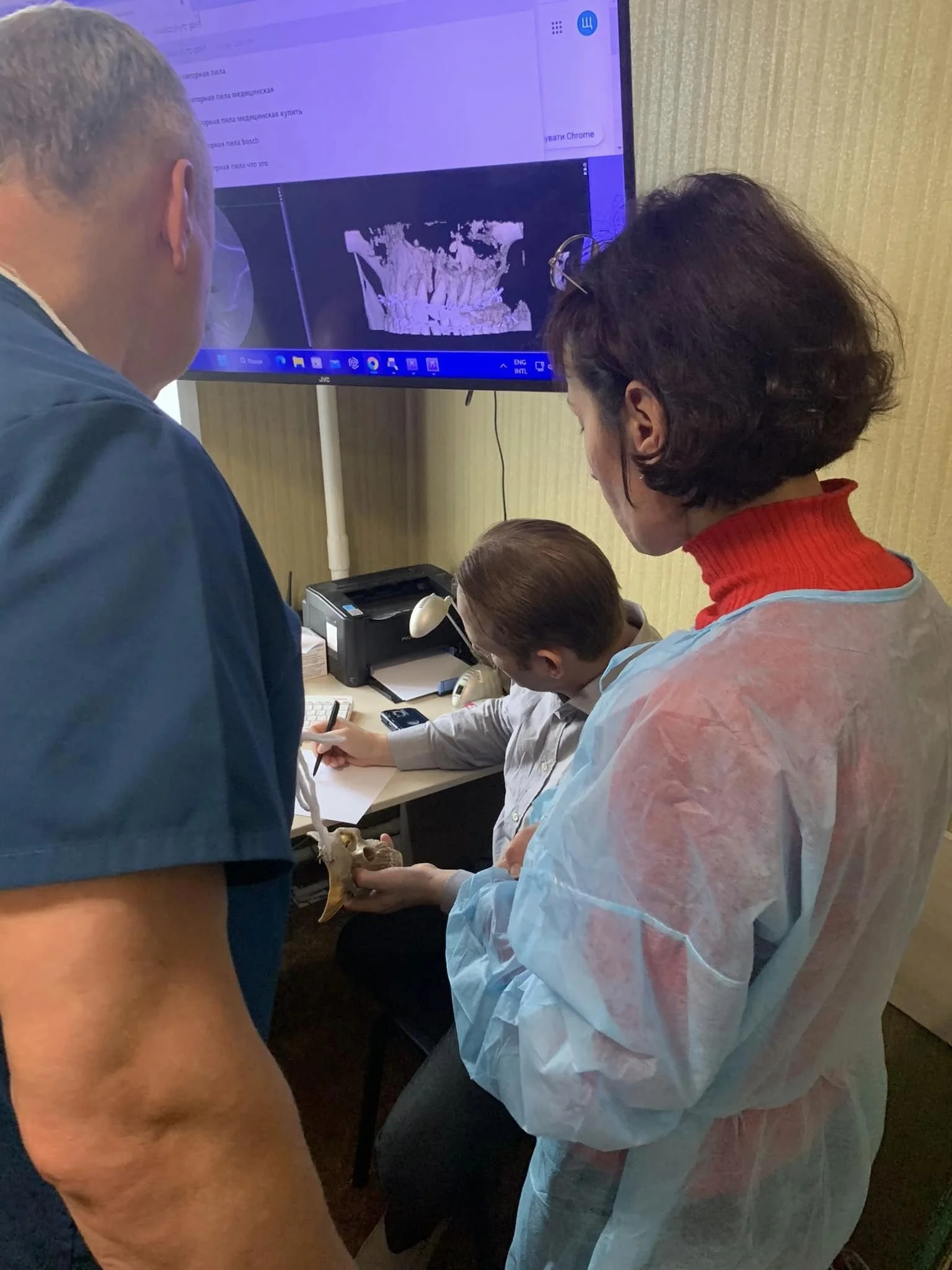  Dr. Aragon Ellwanger considers how best to treat a civilian patient with a war-related injury. 
