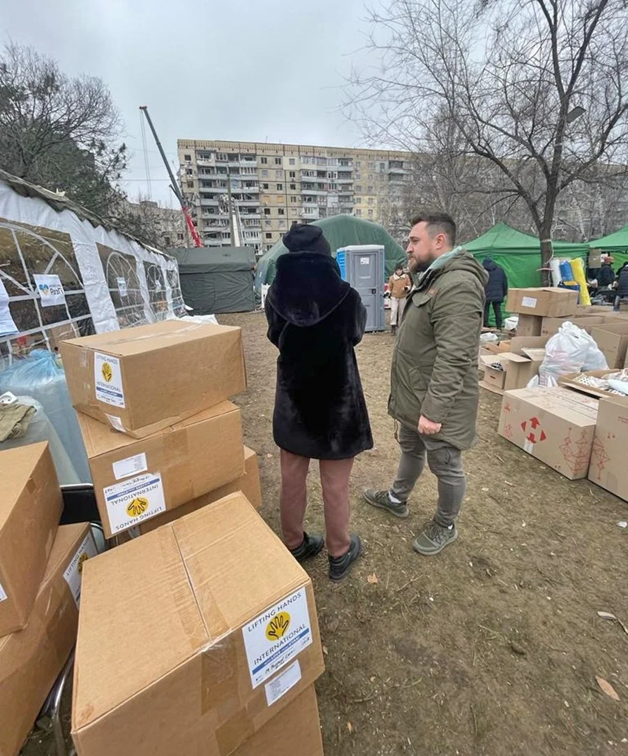  LHI arrived quickly to the emergency response station near the apartment complex in Dnipro. These boxes contain warm clothing, baby items, and personal care items—all things displaced residents lost. 
