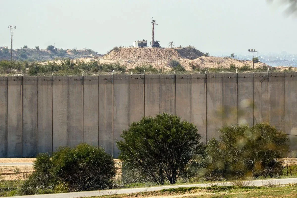  A section of fence that separates the Gaza Strip from Israel.  Image Credit: JACK GUEZ/AFP/Getty Images 