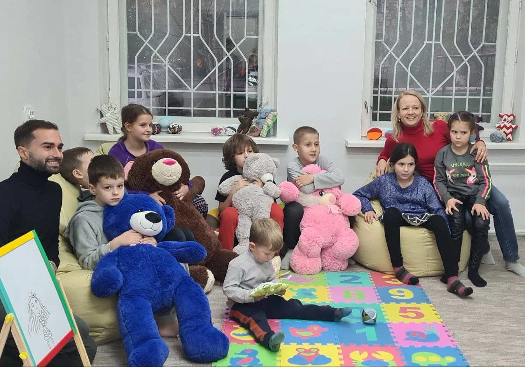  Edu and Irina from our partner Phoenix opened a playroom for Ukrainian children sheltering at the Polytechnic University in Chisinau. 