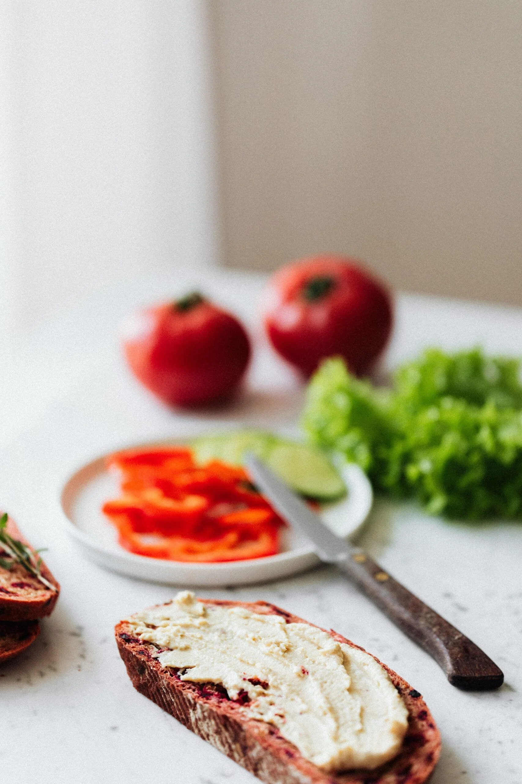 kaboompics_breakfast-sandwich-with-hummus-lettuce-sweet-pepper-cucumber-17959-scaled.jpg