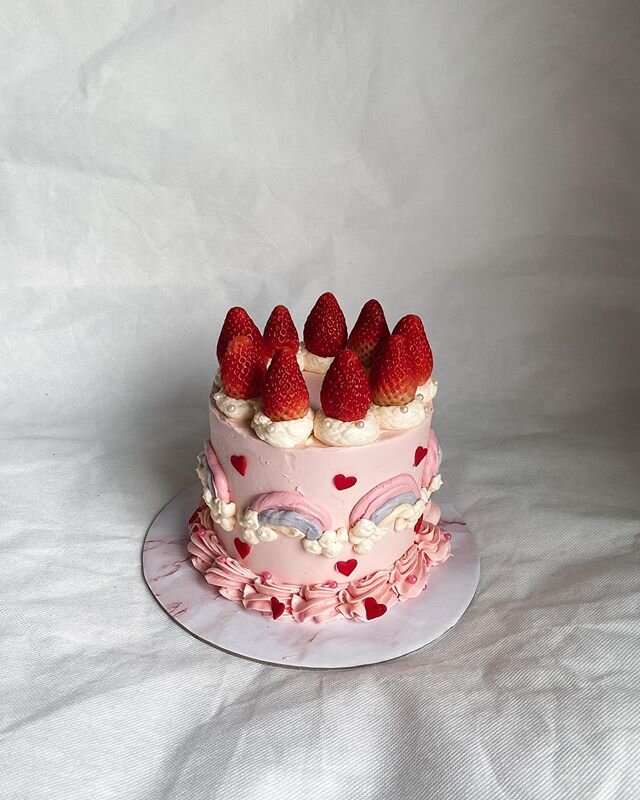 🍓🌈❤️ strawberry cream cake