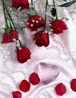 “The traditional romantic choice is a dozen red roses that symbolize your love.” (State Farm / Flickr)