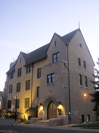 File photo. (Abbeywood / Wikimedia Commons)
