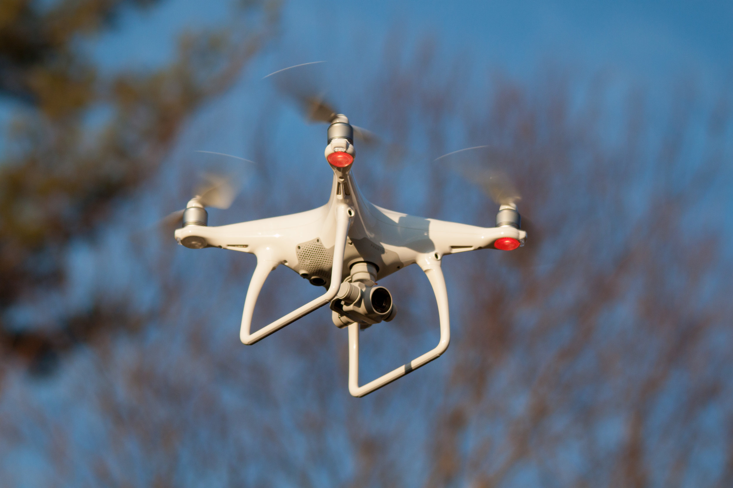 A quadcopter drone in flight. (Doodybutch/Wikimedia Commons under CC-BY-SA 4.0)