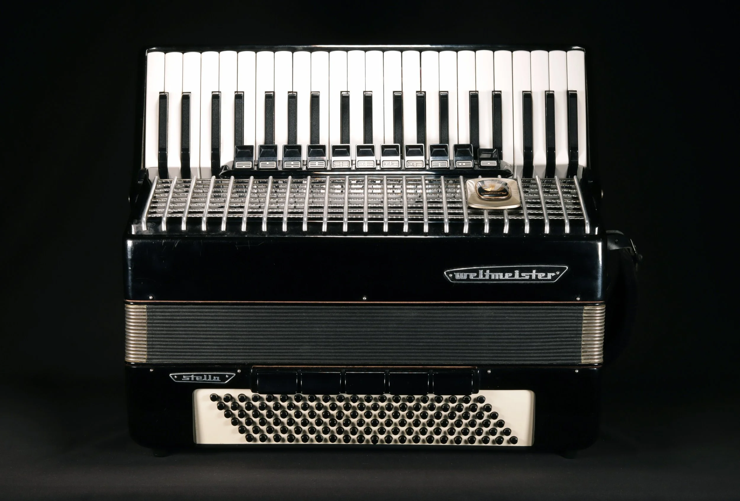 Weltmeister Stella - 41/120 LMMH - Black — ACCORDIONOLOGY