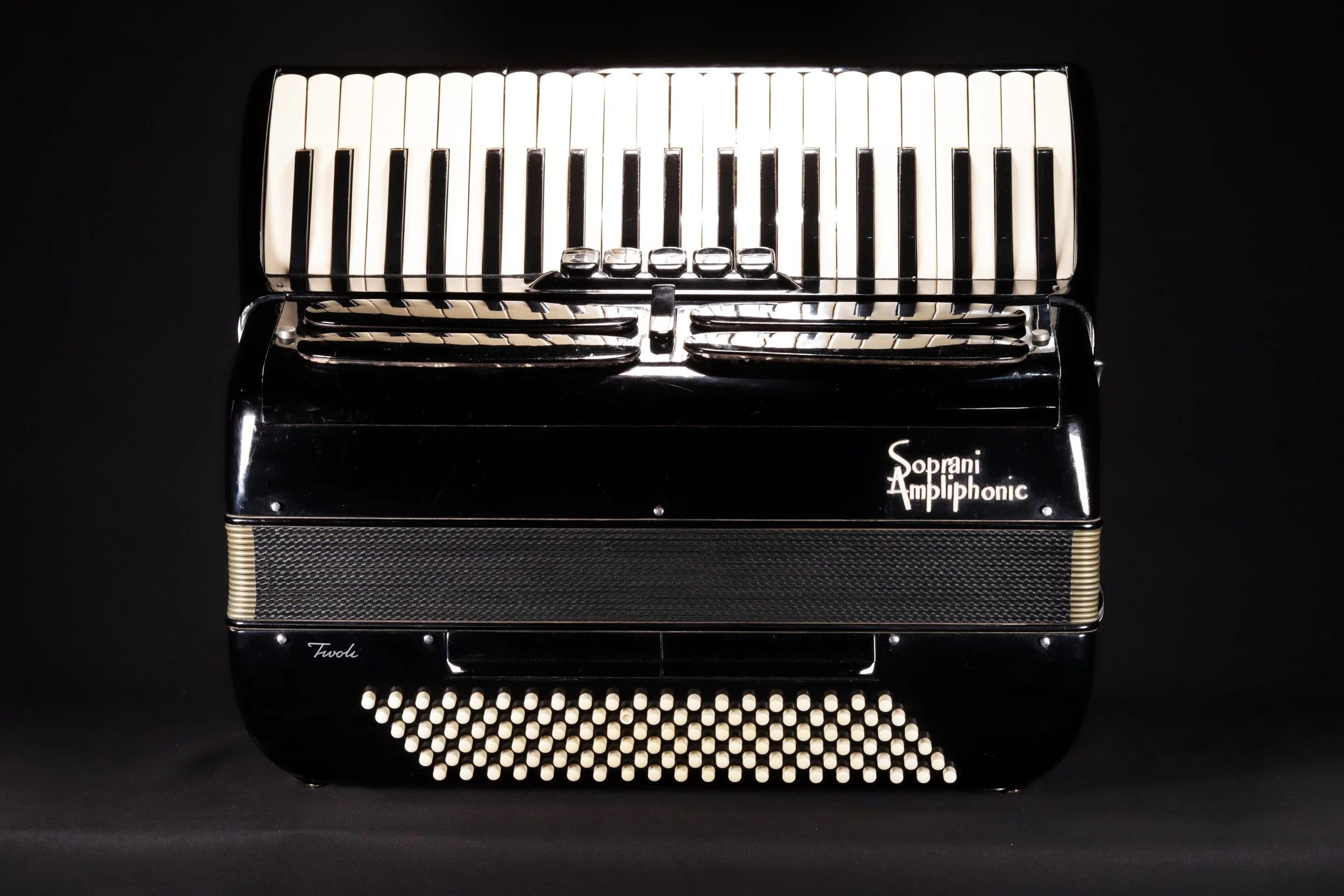 Soprani_Ampliphonic-Front_FINAL.jpg