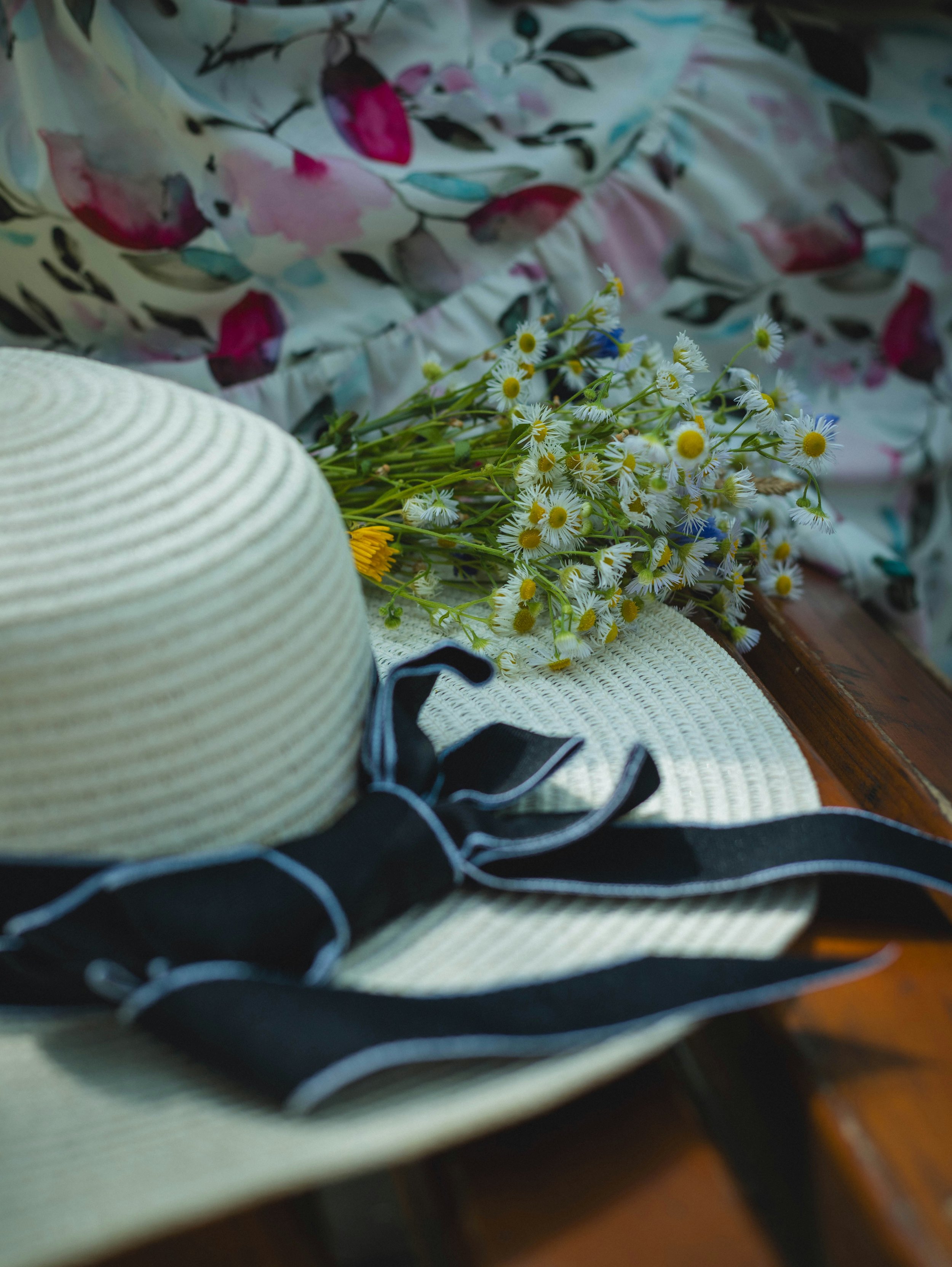 HATS OFF TO MOM!: Celebrating the Strong Women Who Raised Us!