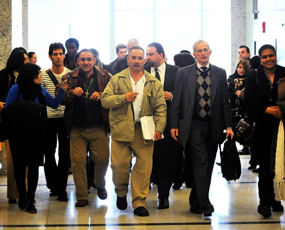 23jpEXONEREES2-articleLarge_1.jpg