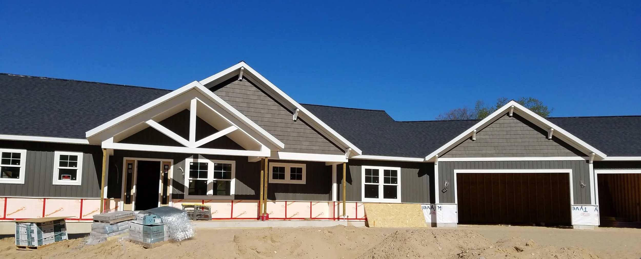 CertainTeed Landmark Shingles & Variform Twilight Shadow Siding