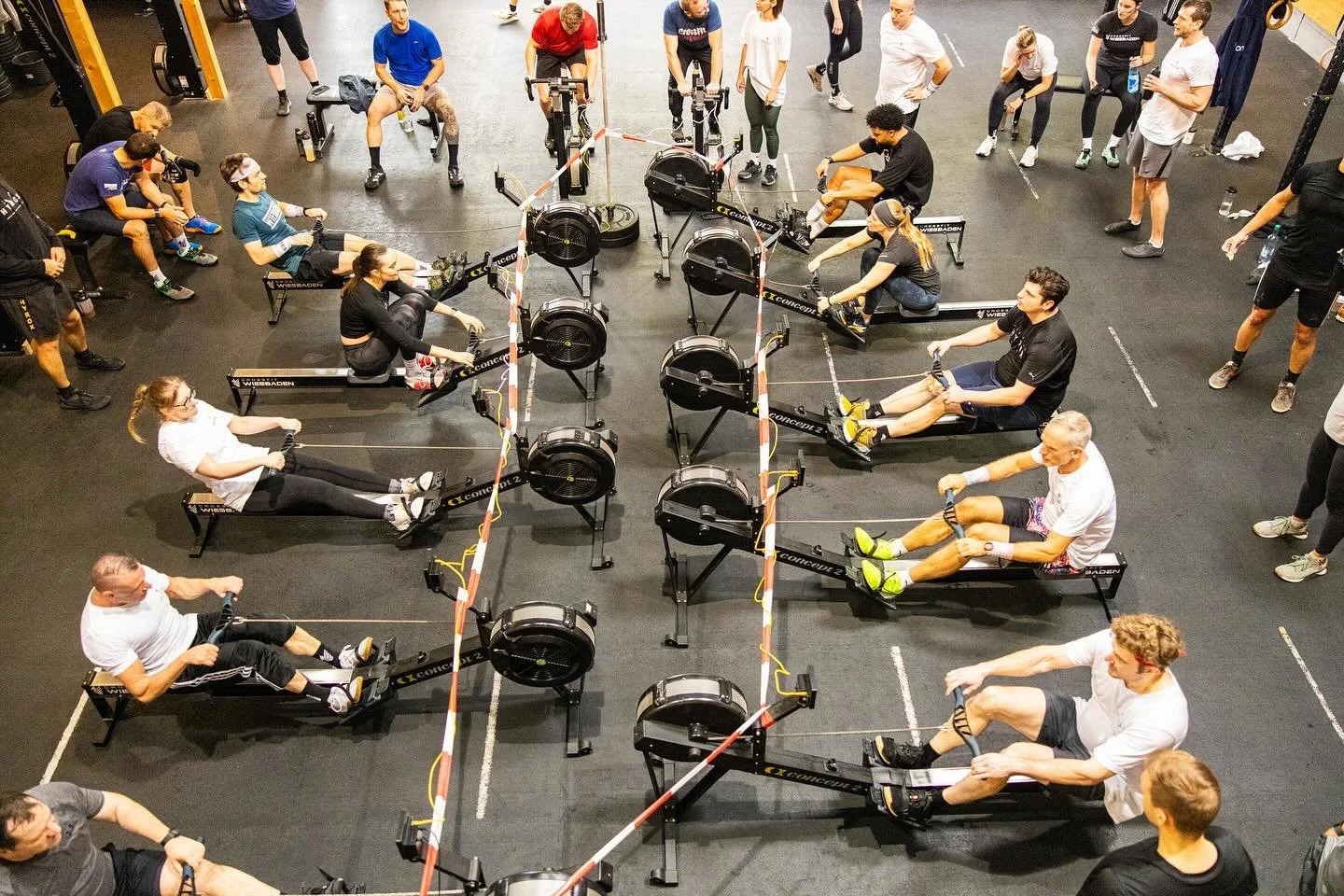 Row, row, row for a cause! 🚣&zwj;♂️💥
Am 25. Oktober ging unser Rowing Marathon in die n&auml;chste Runde &ndash; mit voller Power und gro&szlig;em Herz! ❤️
Gemeinsam haben wir 4.000 &euro; f&uuml;r das @baerenherz_wiesbaden gesammelt. 💪
Danke an a