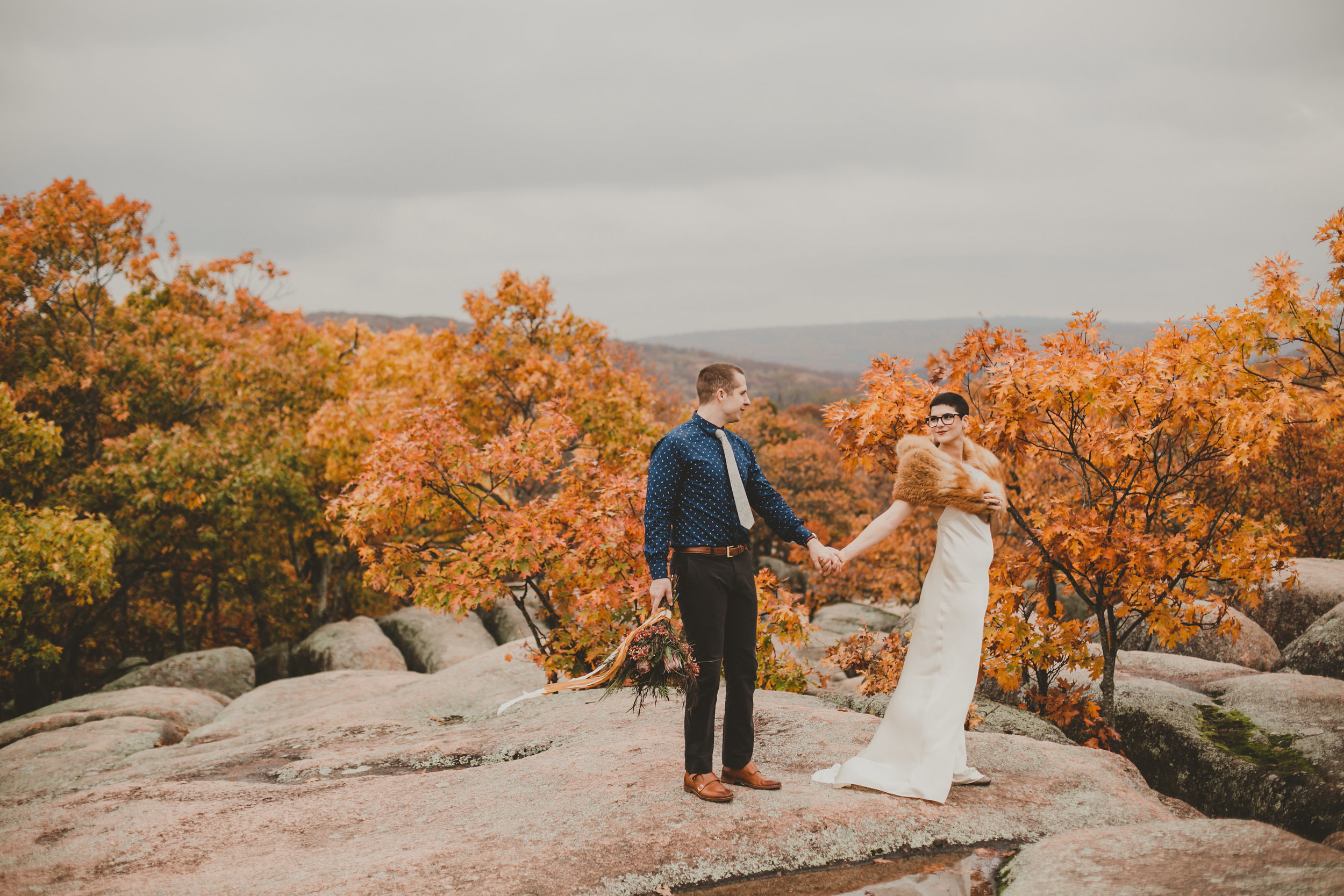 PattengalePhotography__StyledShoot_Wes&Jess_ElephantRockStatePark_Boho_Modern_StLouis_-53.jpg