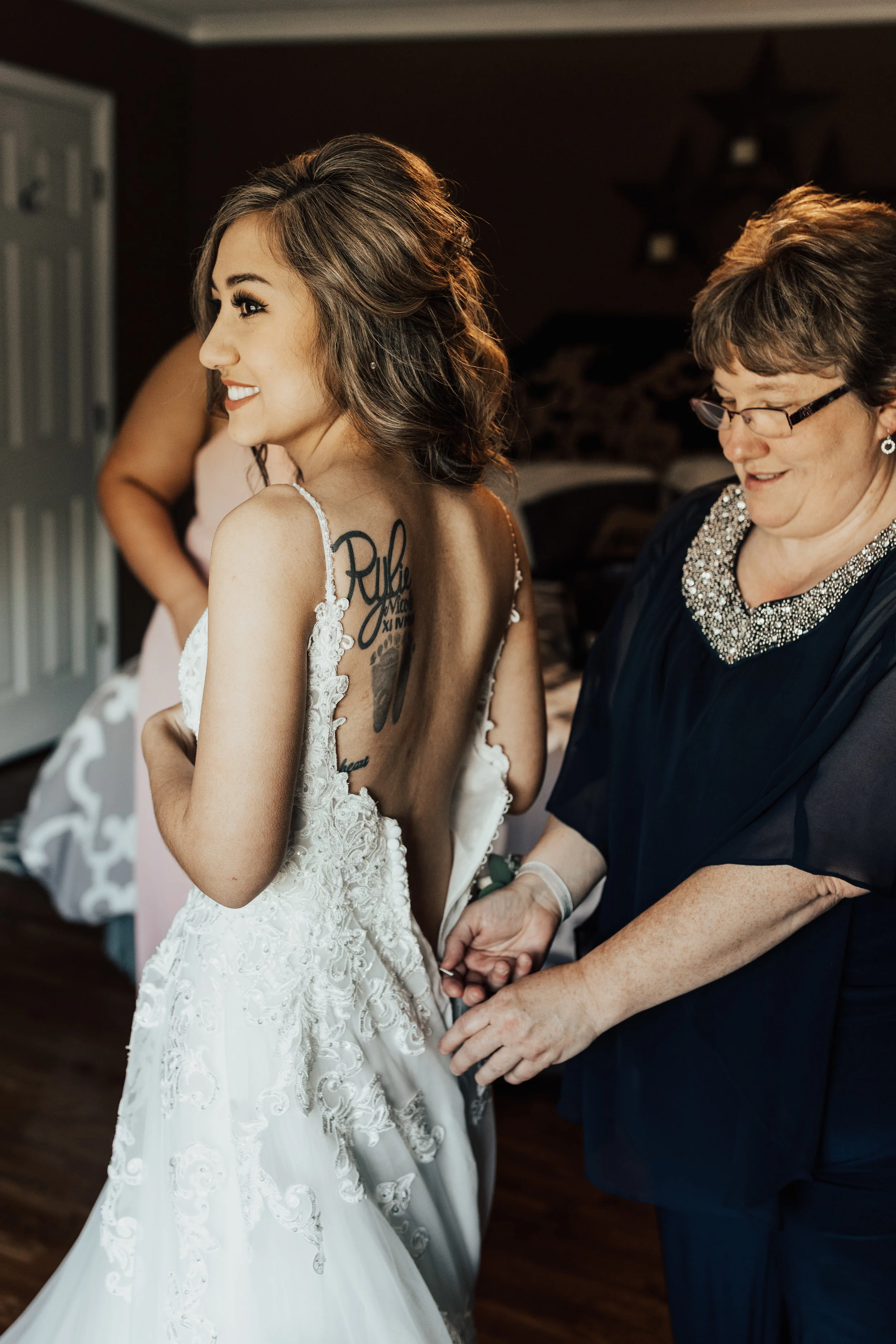 Abbey+Lane-GettingReady112.jpg