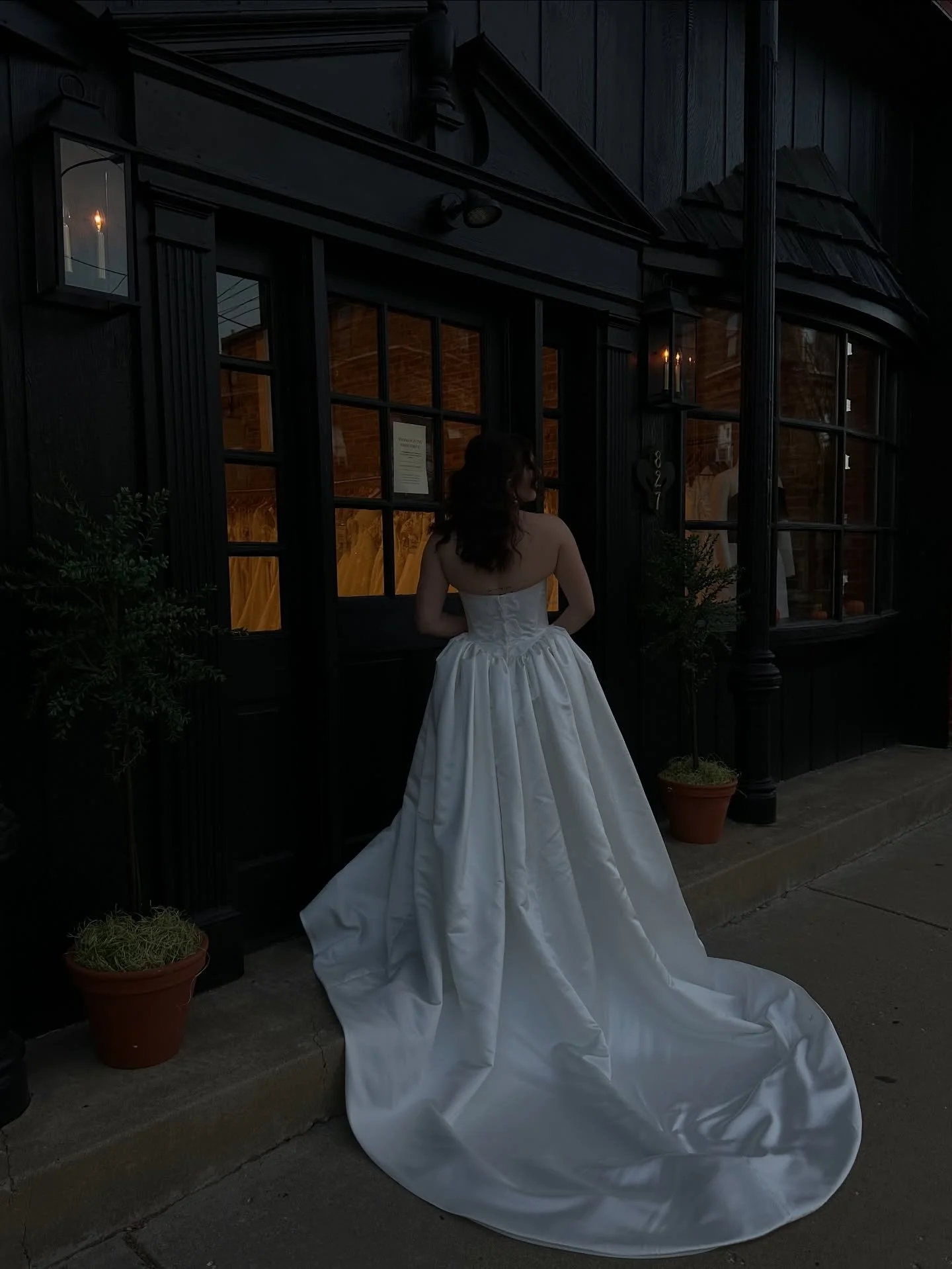 When you know, you know✨🌙☁️

#weddingdress #beststlouisbridalshop #ballgown #weddinginfluencer