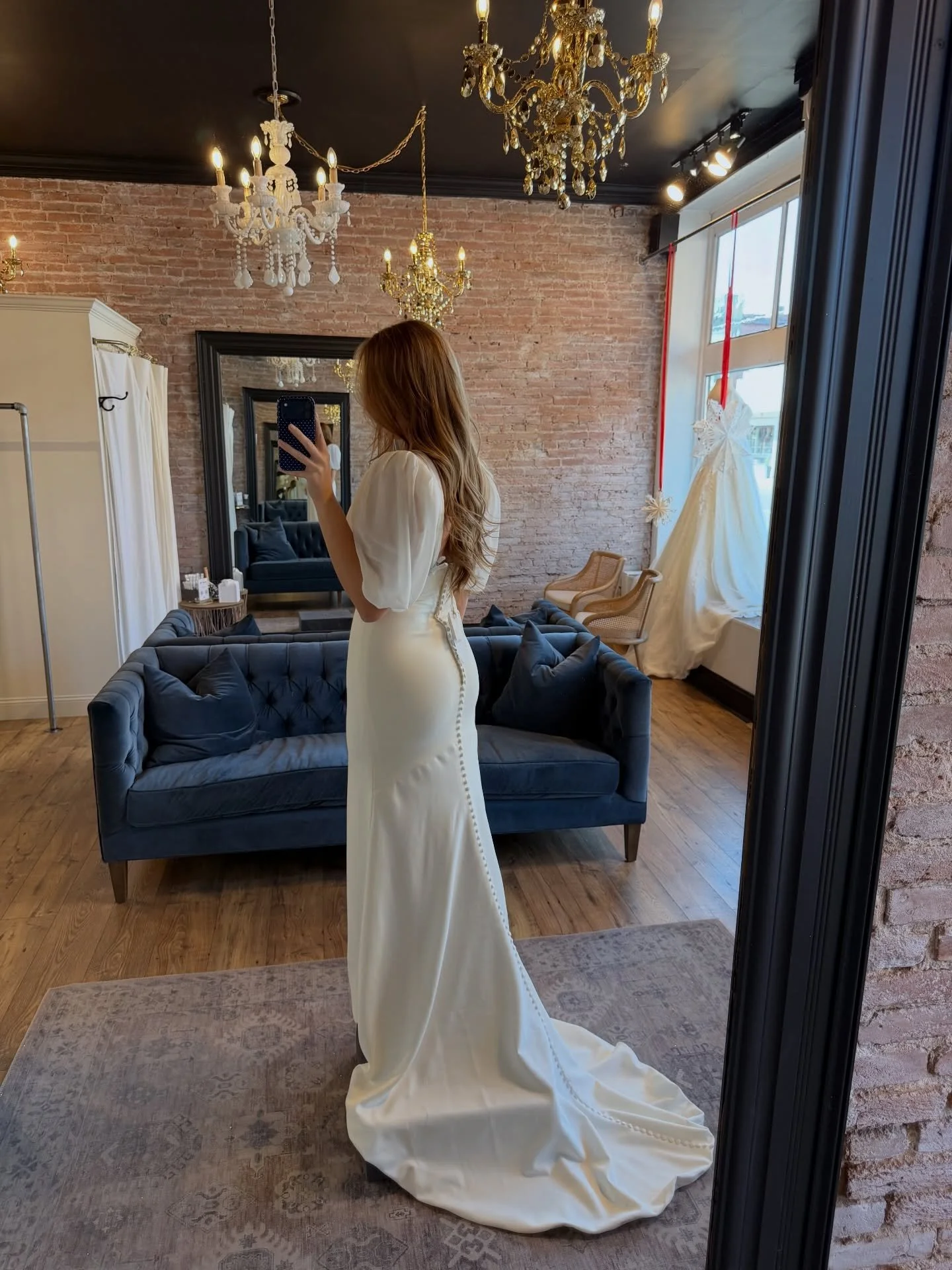 Which modest wedding dress are you choosing? Comment below!🤍✨

#modestweddingdress #beststlouisbridalshop #bridalinfluencer #bridalstyles