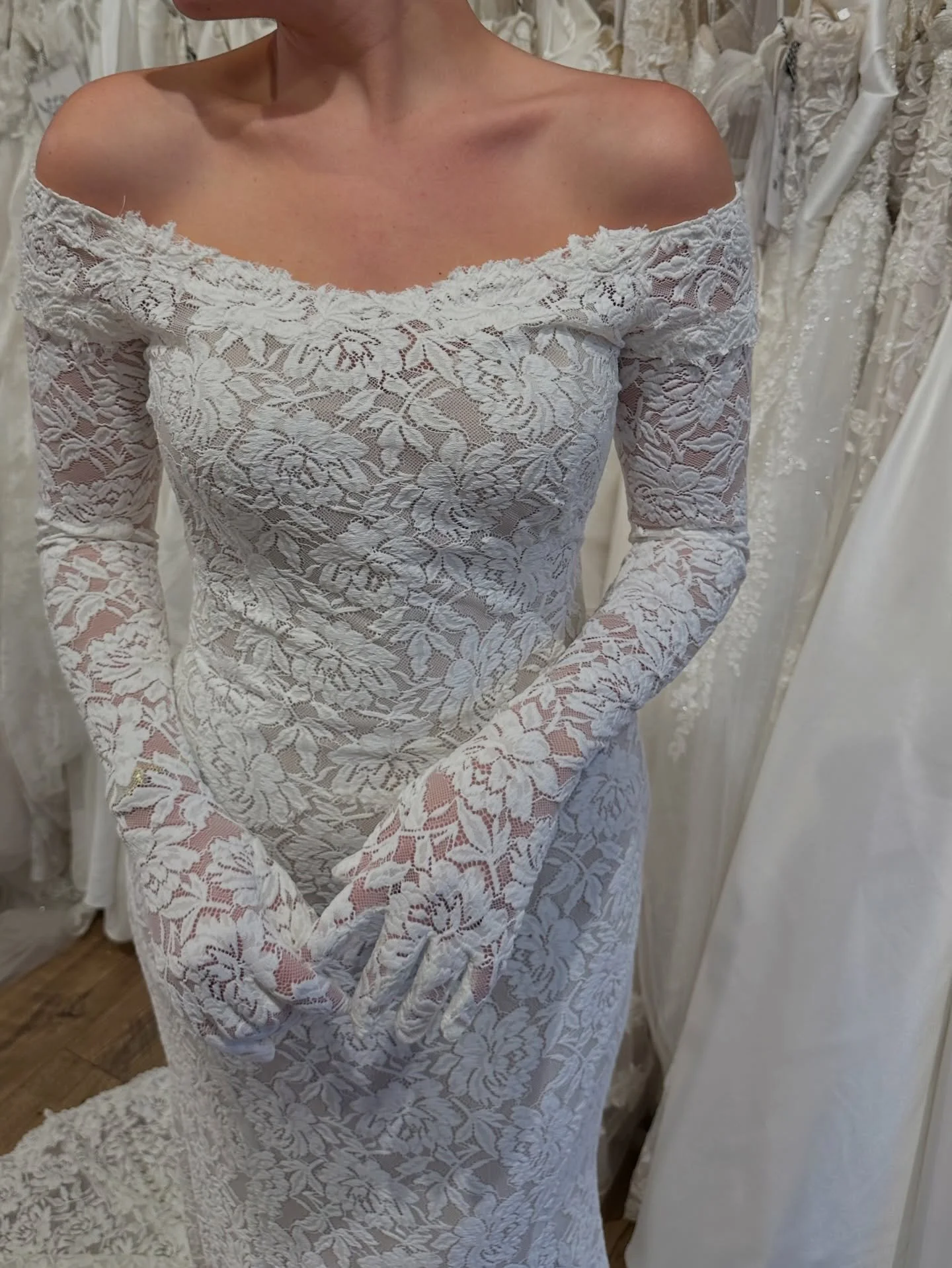 Franziska by @watters ☁️🦢🏛️

#wattersdesigns #beststlouisbridalshop #weddingdress #laceweddingdress