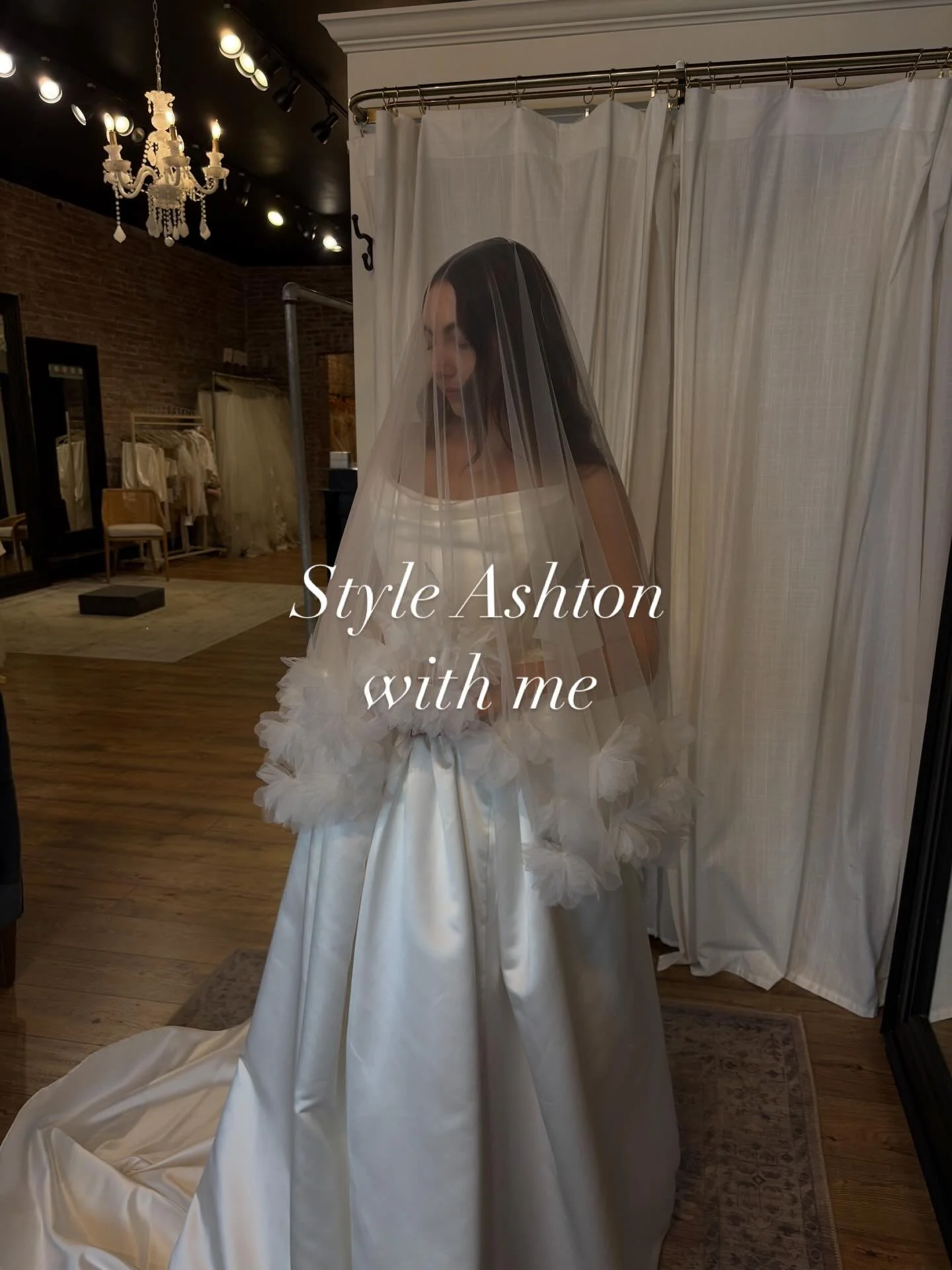Which way would you style Ashton by @watters?🫶🏼

#beststlbridalshop #stlouisbridal #bridalstyling #bridalaccesories