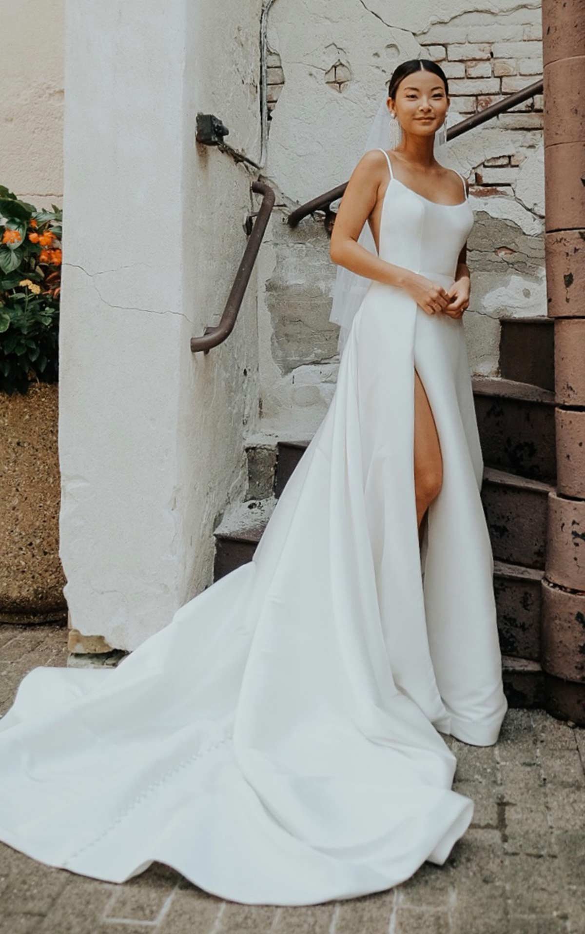 Elegant white wedding dresses | Stunning wedding dresses, Modest wedding  dresses, Wedding dress long sleeve