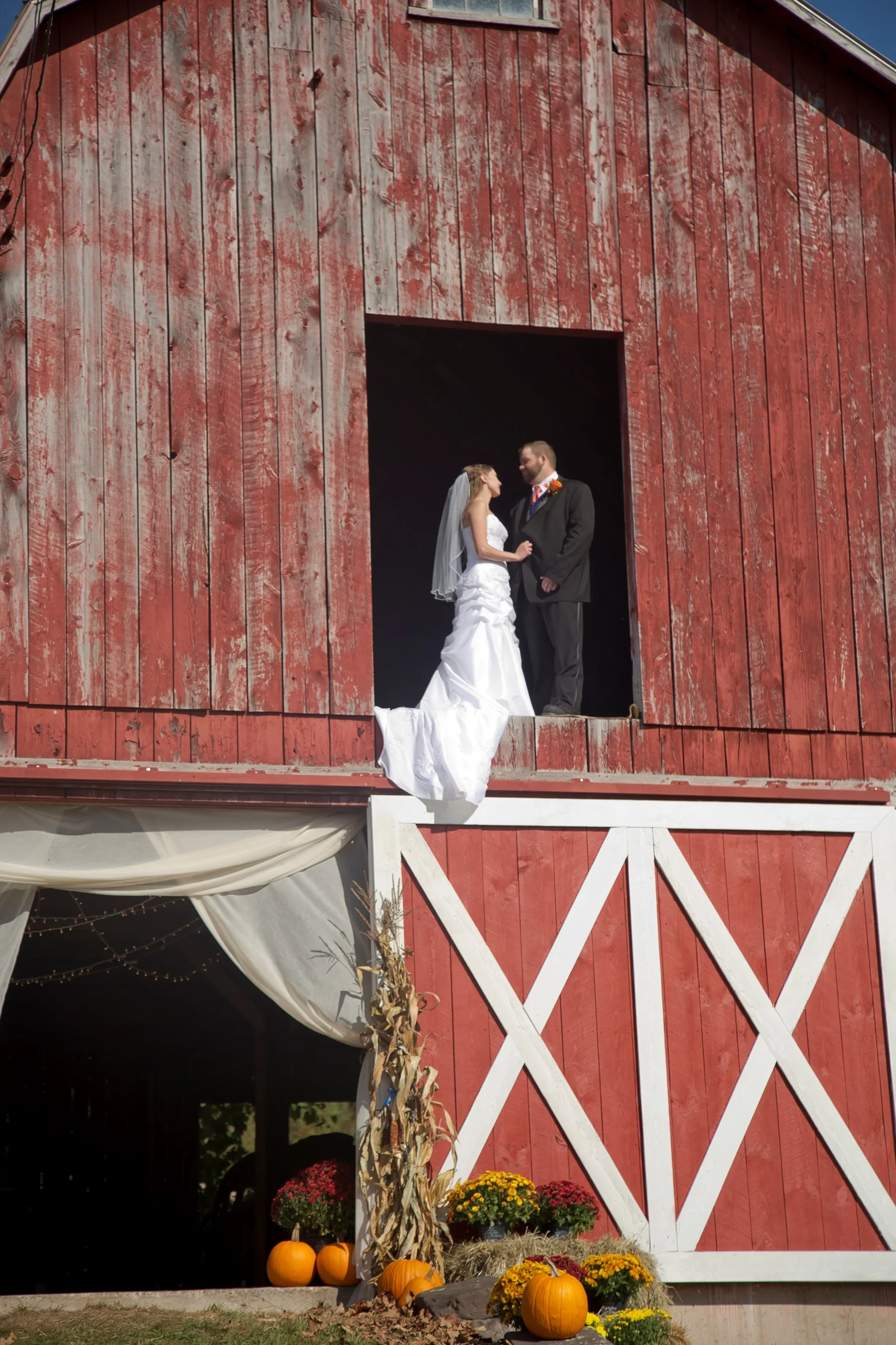 entry-14-samantha_crawford_all_occasion_photography_bride_groom_barn_formal.jpg