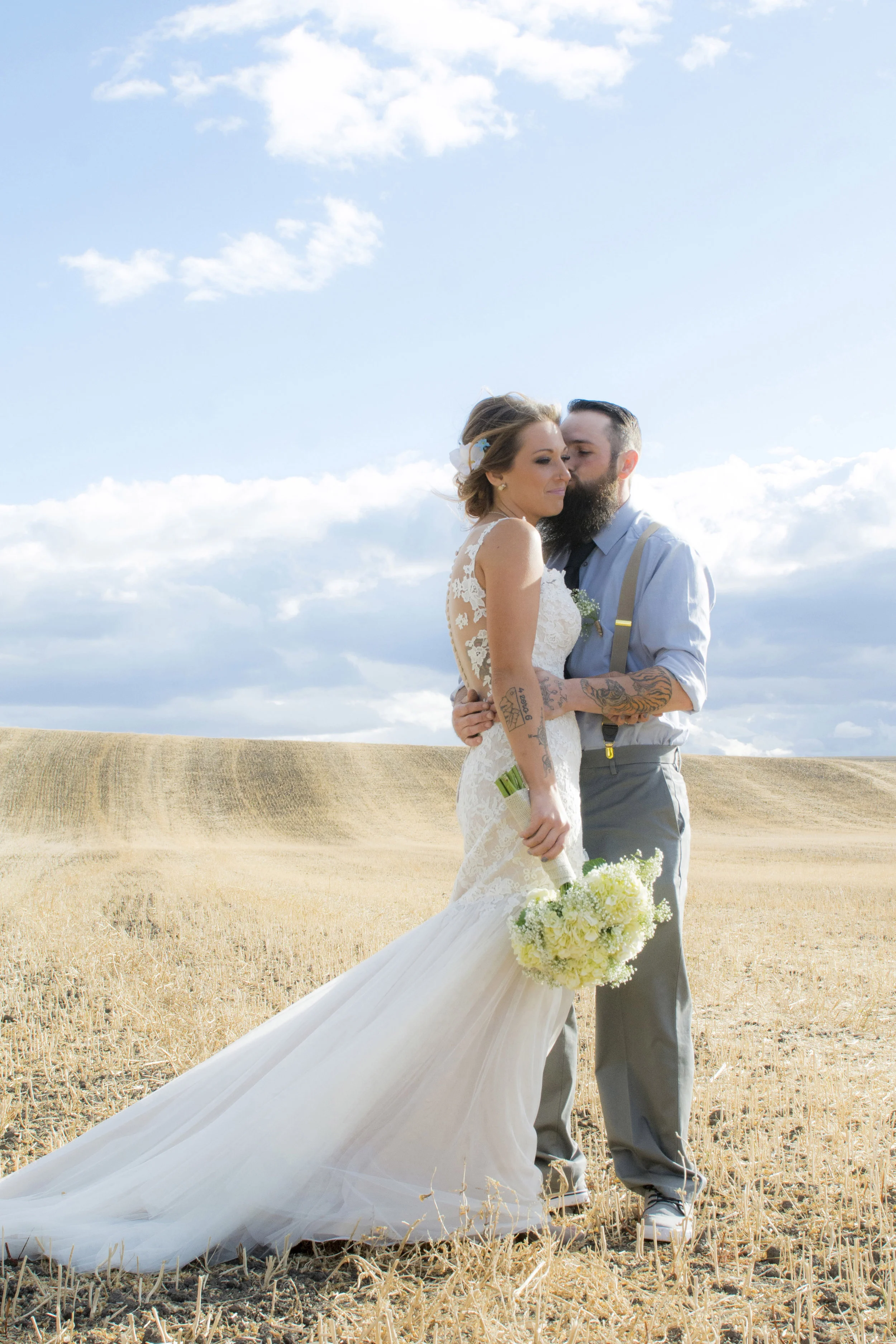 entry-21-andreathompsonphotography_hiskiss.jpg