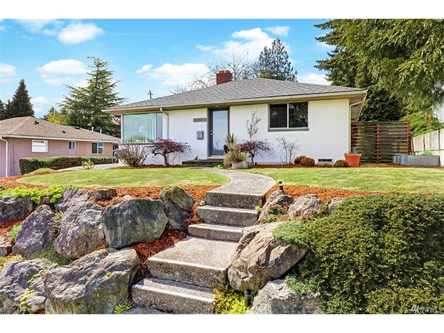 8127 32nd Ave SE, Seattle WA 98126 SOLD for $551,000 For more photos & information, click here