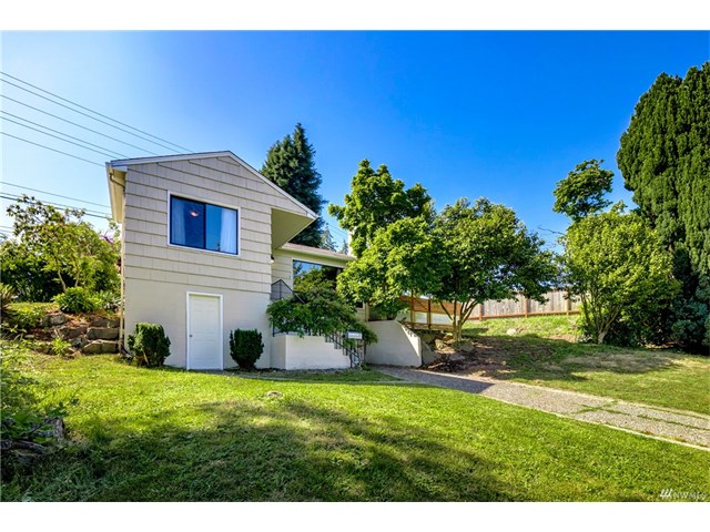 16315 25th Place NE, Shoreline WA 98177 SOLD for $520,000 For more photos & information, click here .