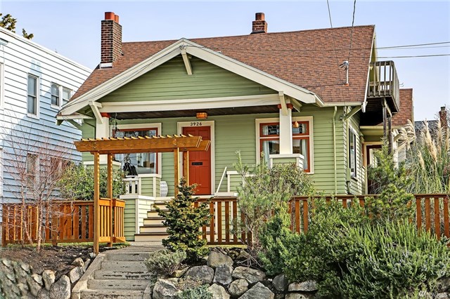 3926 Wallingford Ave N, Seattle WA 98103 SOLD for $1,070,000 For more photos & information, click here.