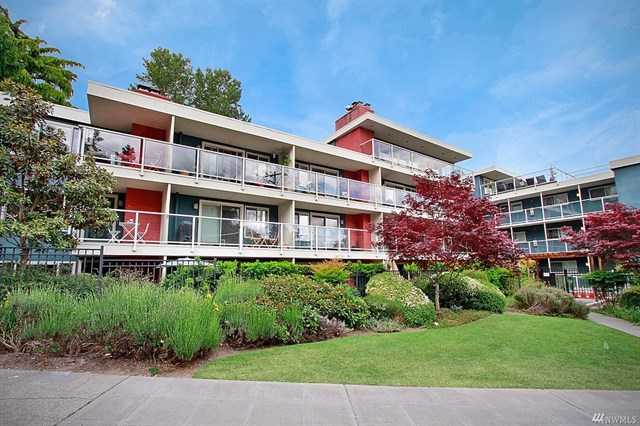 1730 Taylor Ave N, #301, Seattle WA 98109 SOLD for $465,000 For more photos & information, click here.
