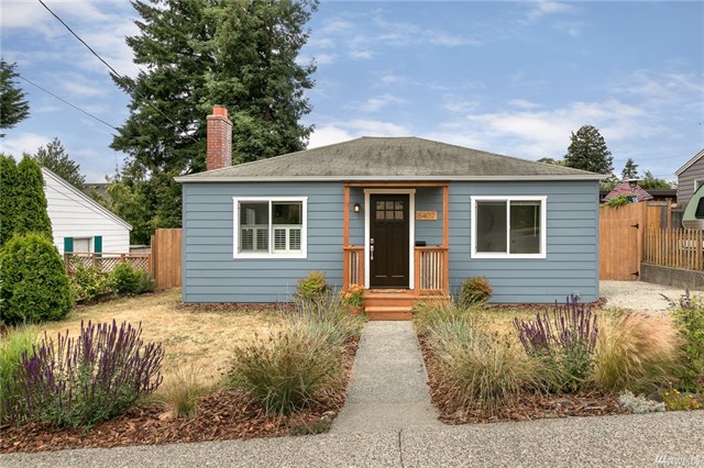 8407 39th Ave SW, Seattle WA 98136 SOLD for $570,000 For more photos & information, click here.