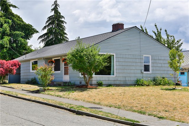 105 N 42nd Street, Seattle WA 98103 SOLD for $760,000 For more photos & information, click here.