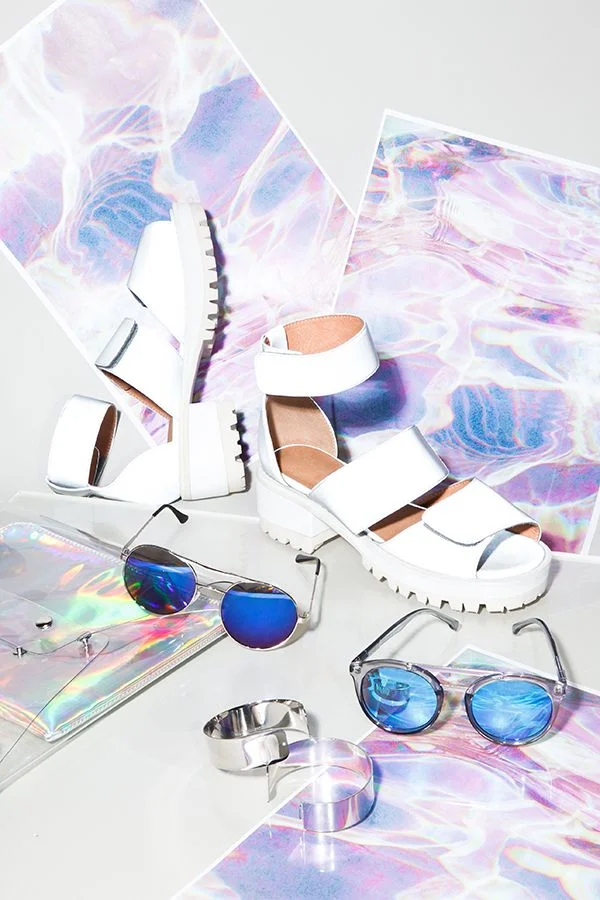 9ca74fc0f6e6e4970addc383336404e8--holographic-fashion-holographic-glitter.jpg