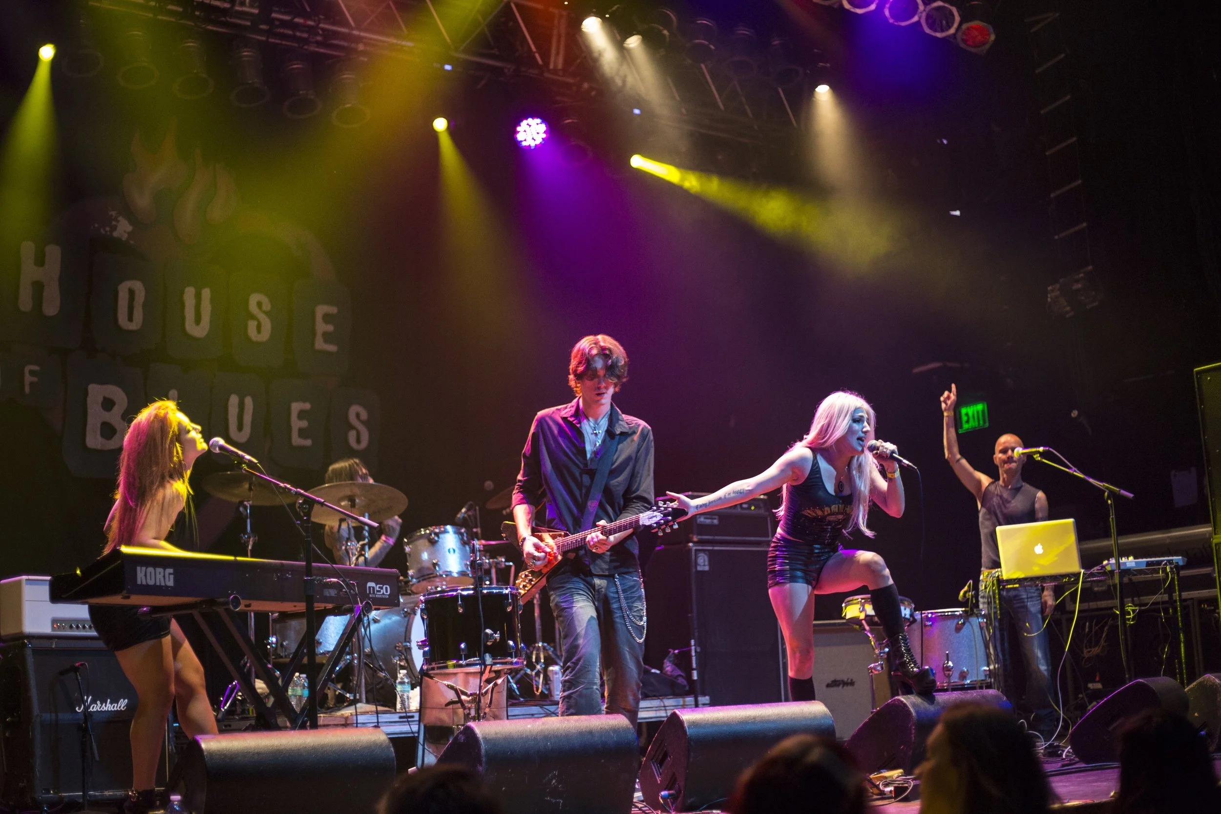 Musical director and dj with Valora.