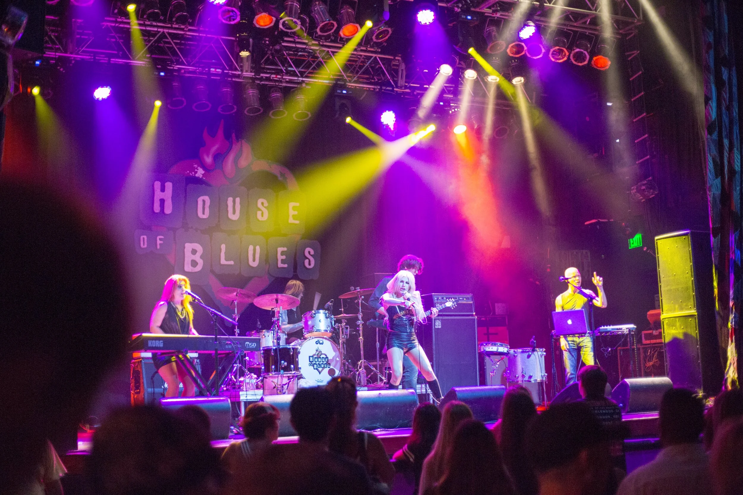 Performing as MD & dj with Valora at House Of Blues.