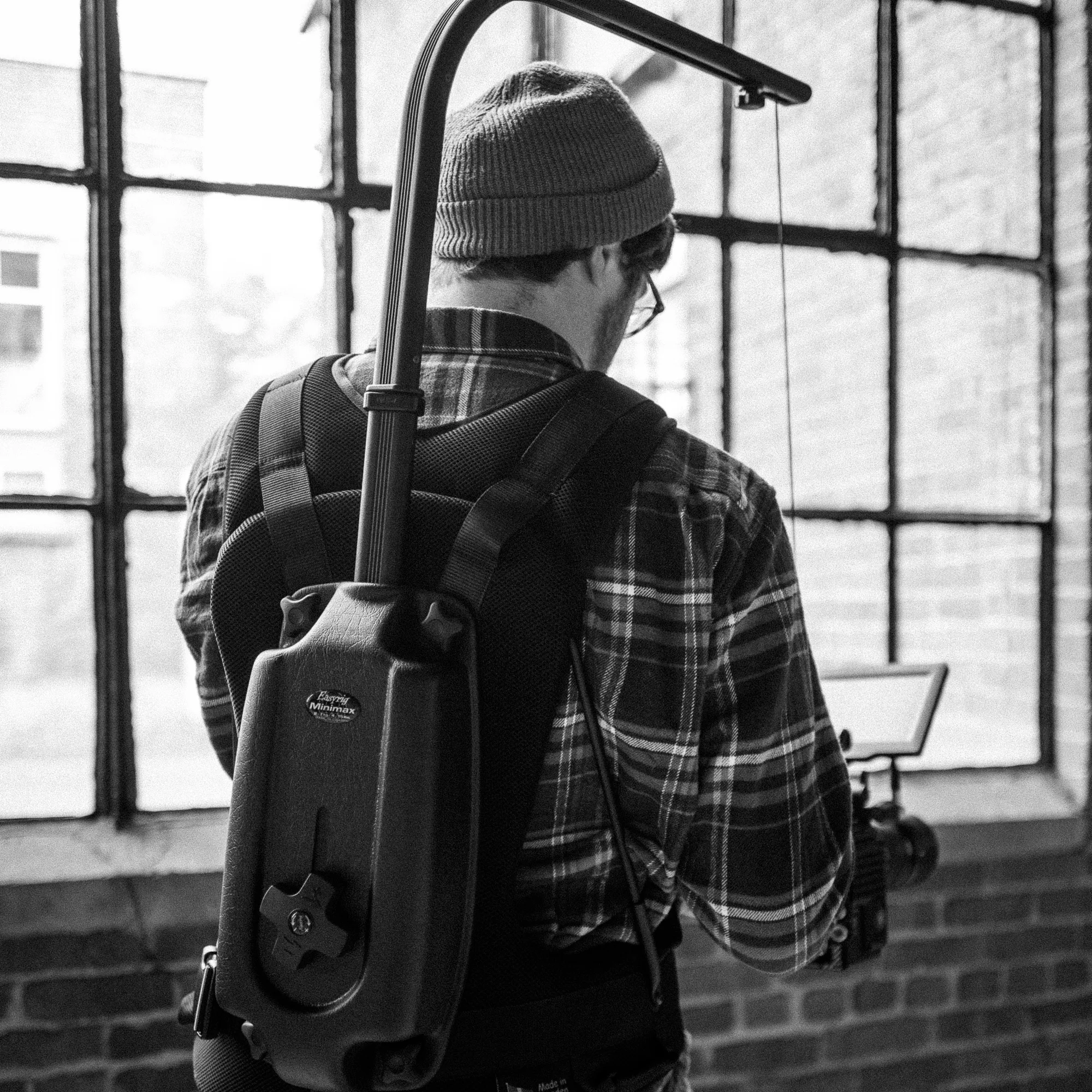 EasyRig Mini Max 60/day, 240/week, 45/day with studio The newest Easyrig on the market, the Mini Max will take any load from 15.4lb down to 4.4lb and features some new improvements such as; a tilted overhead bar to provide more room for vertical moment, a smoother cable mechanism, and a rotating support bar similar to the Vario 5. product info
