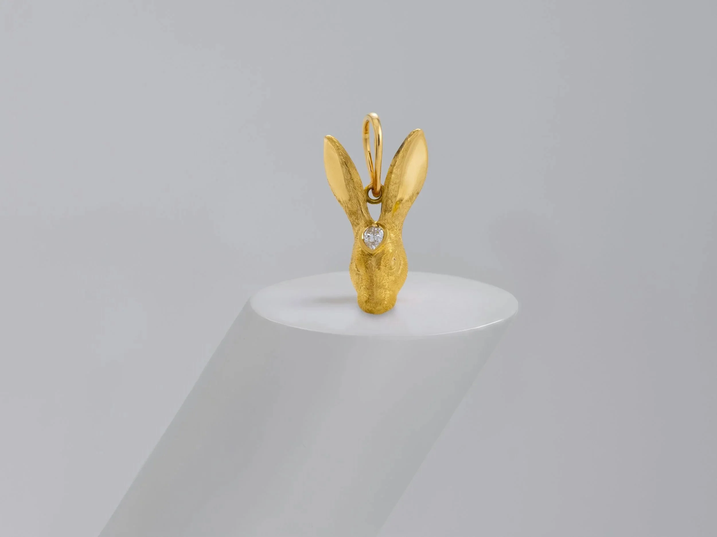 Guardian Pendant Hare Extra