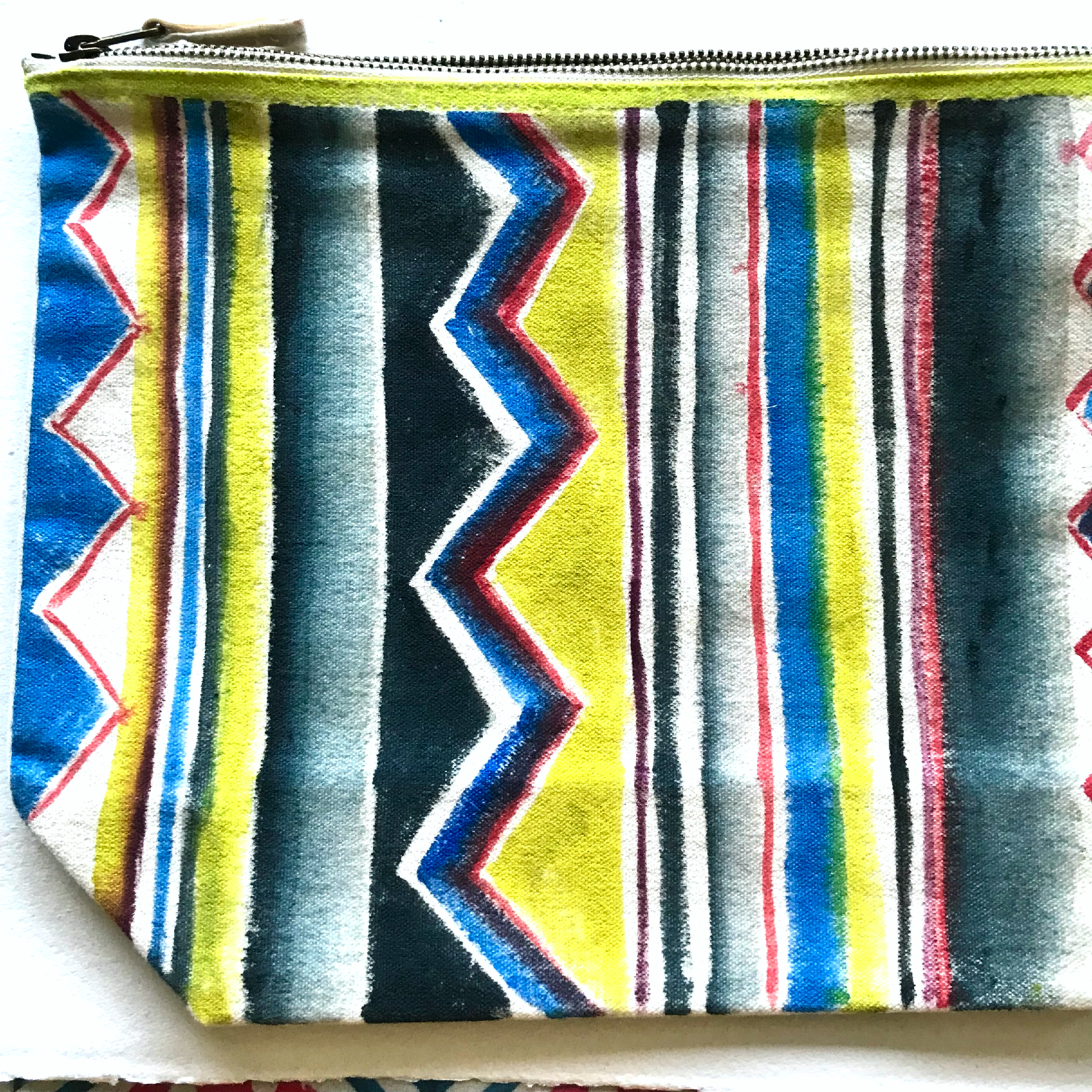 large pochette, stripe.png