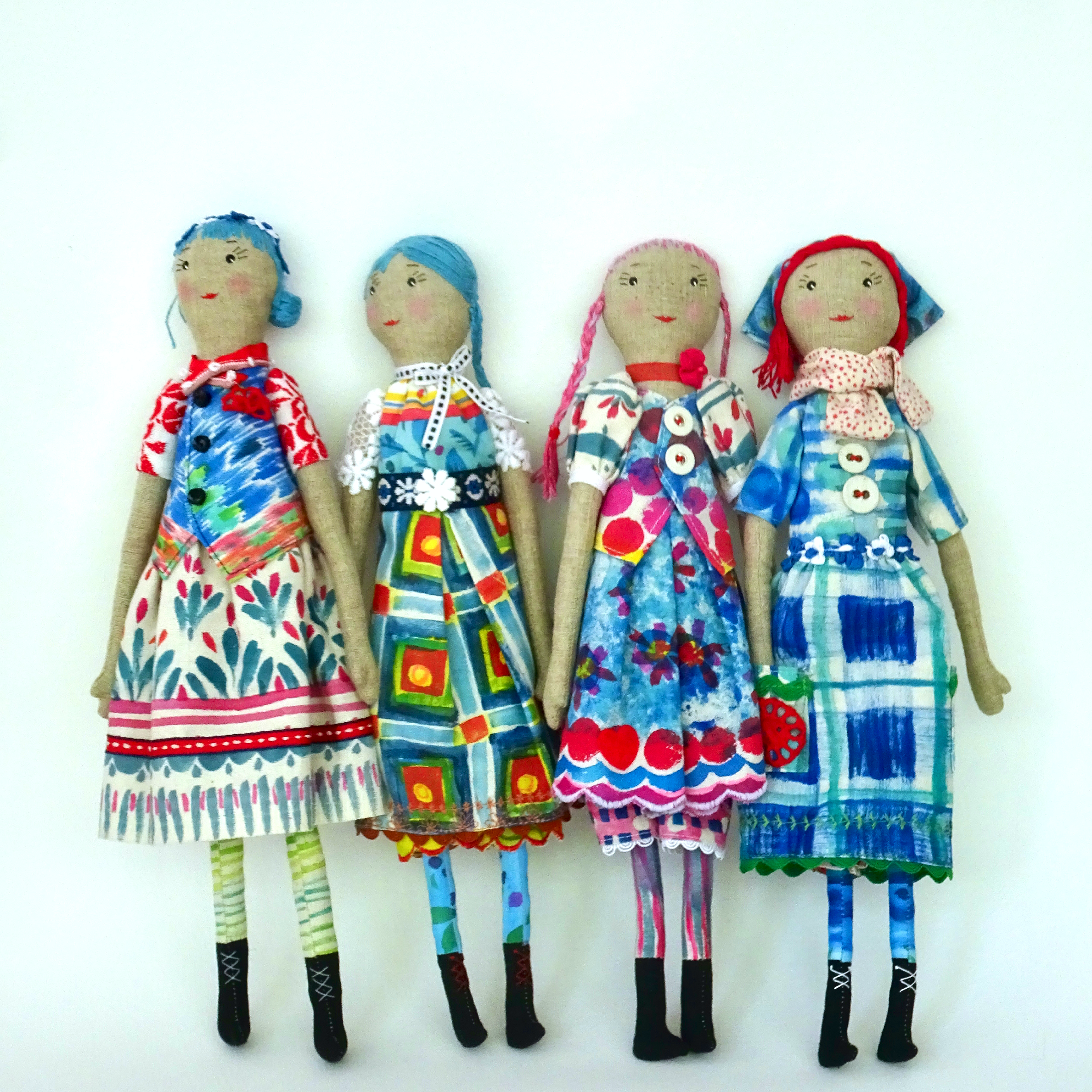 four girls, blue and reds DSC04900 2.png