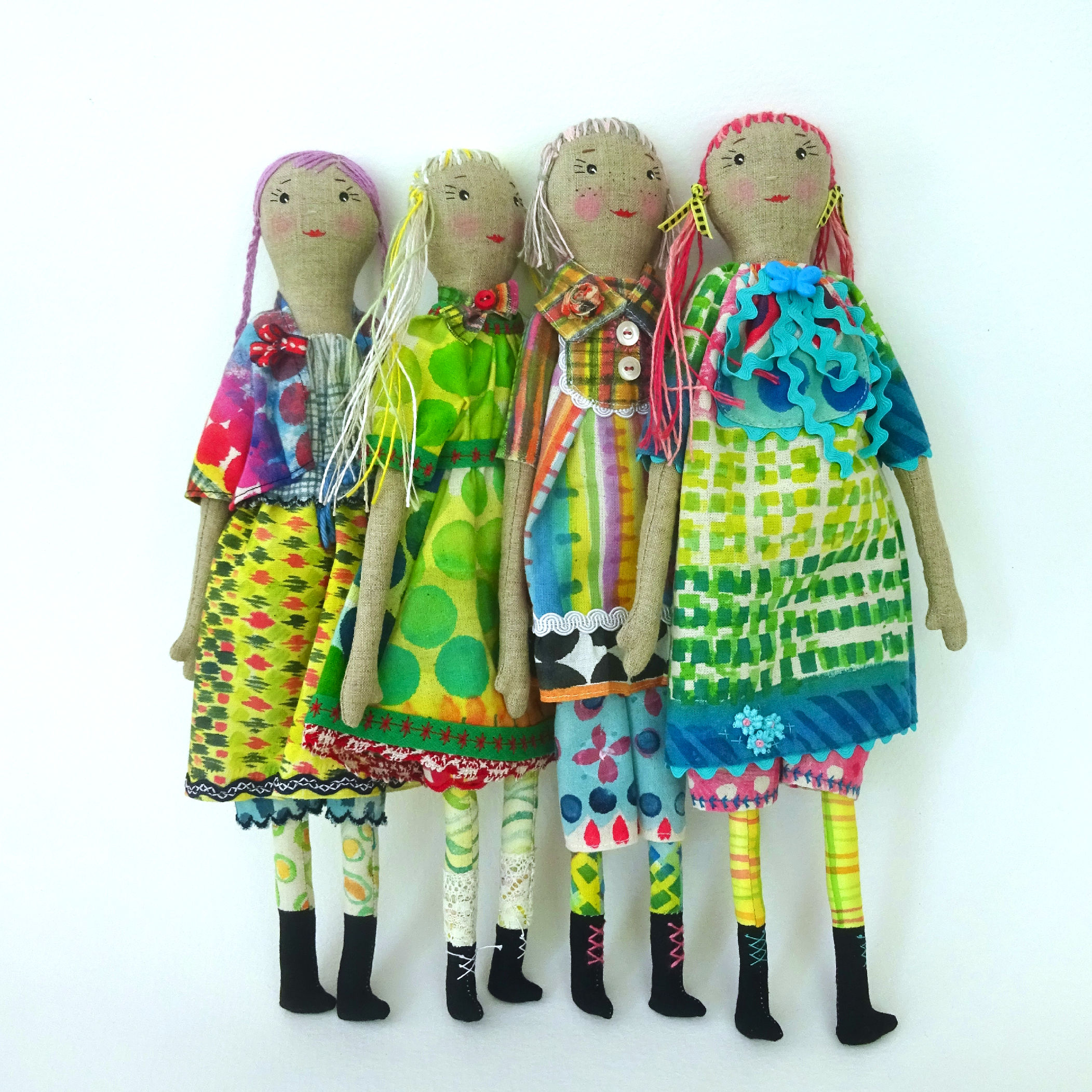 Four girls, yellows:greens DSC04896 2.png