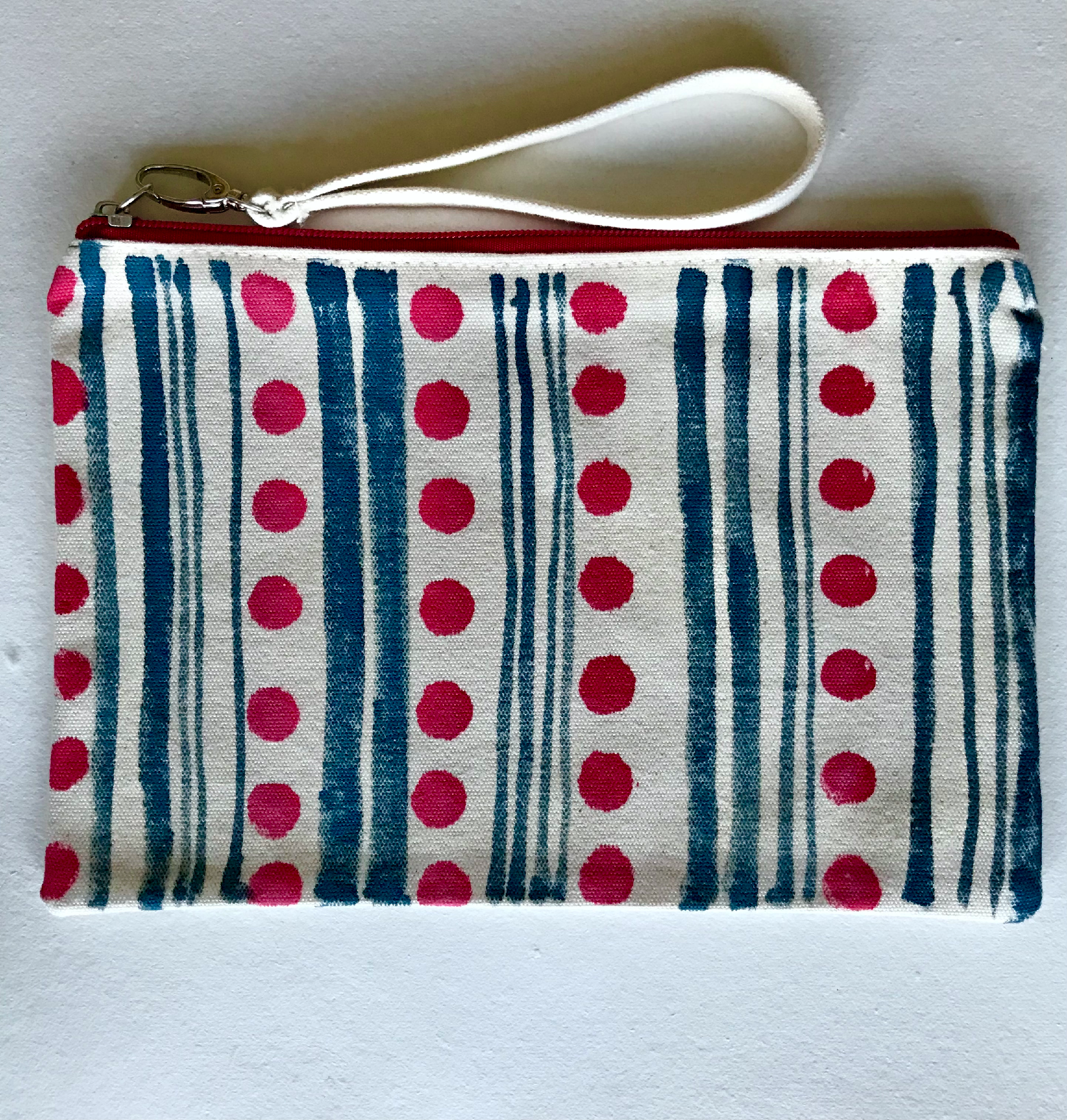 med purse, 2 red zip.png